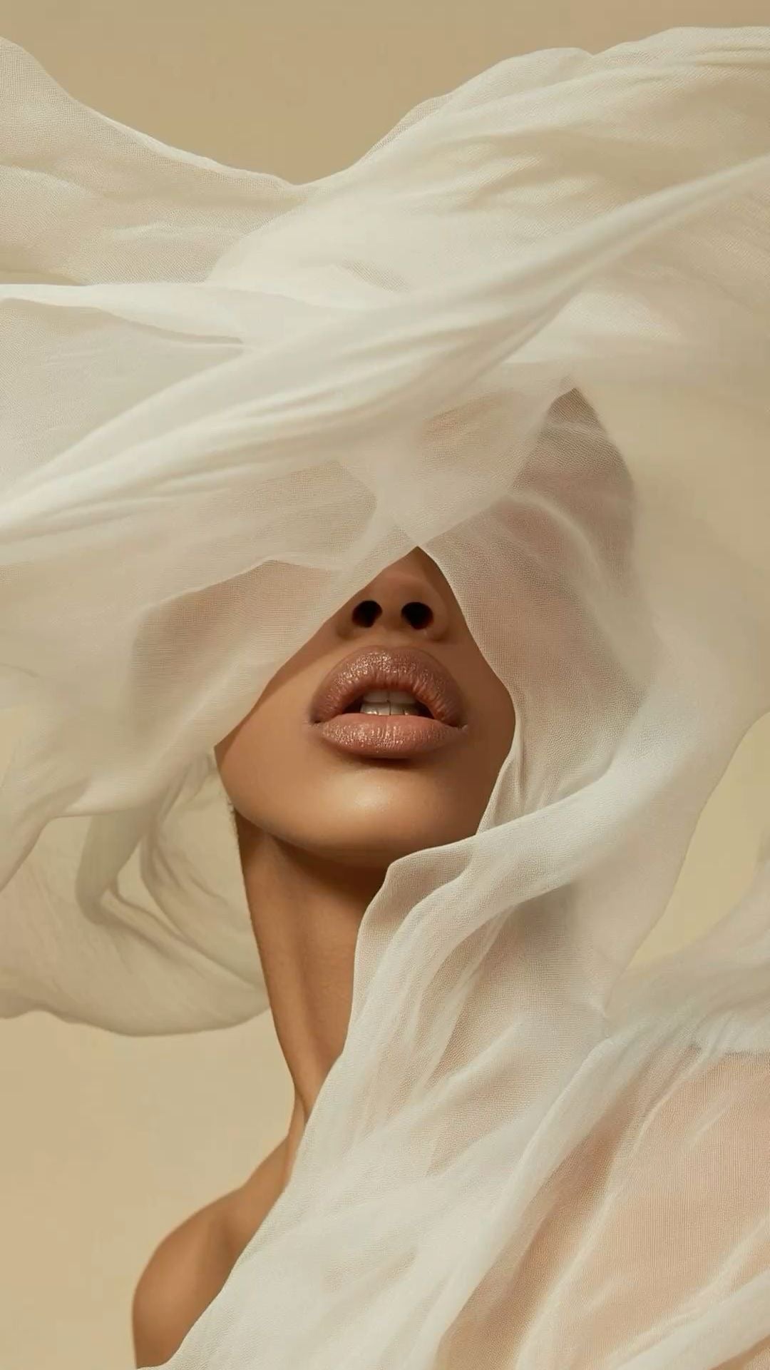 Femme avec lèvres mise en avant afin de présenter la collection de produit de lèvres de la marque Blooshop