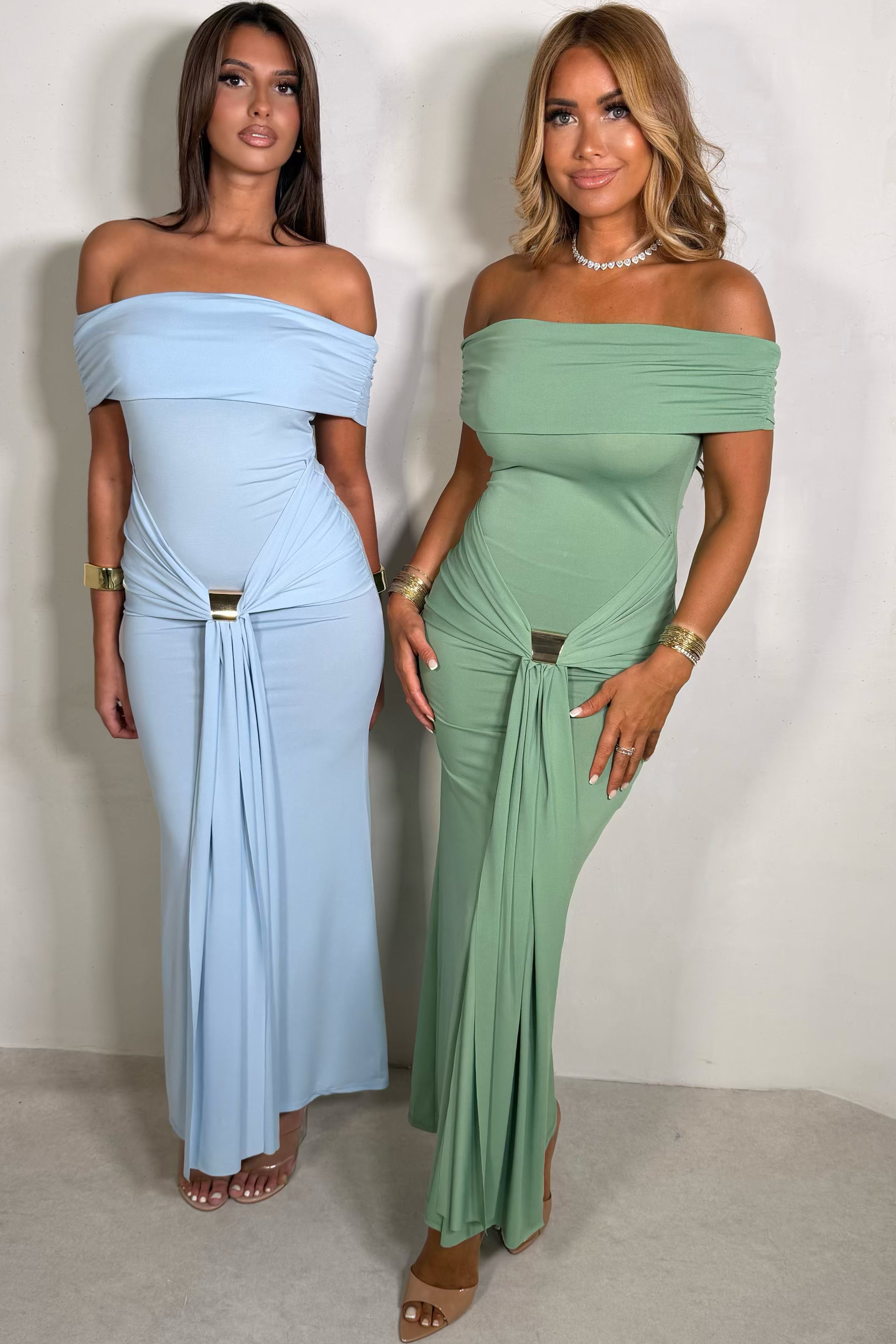 Robe Ajustée Détail Bijou à la Taille — Glamour & Féminité