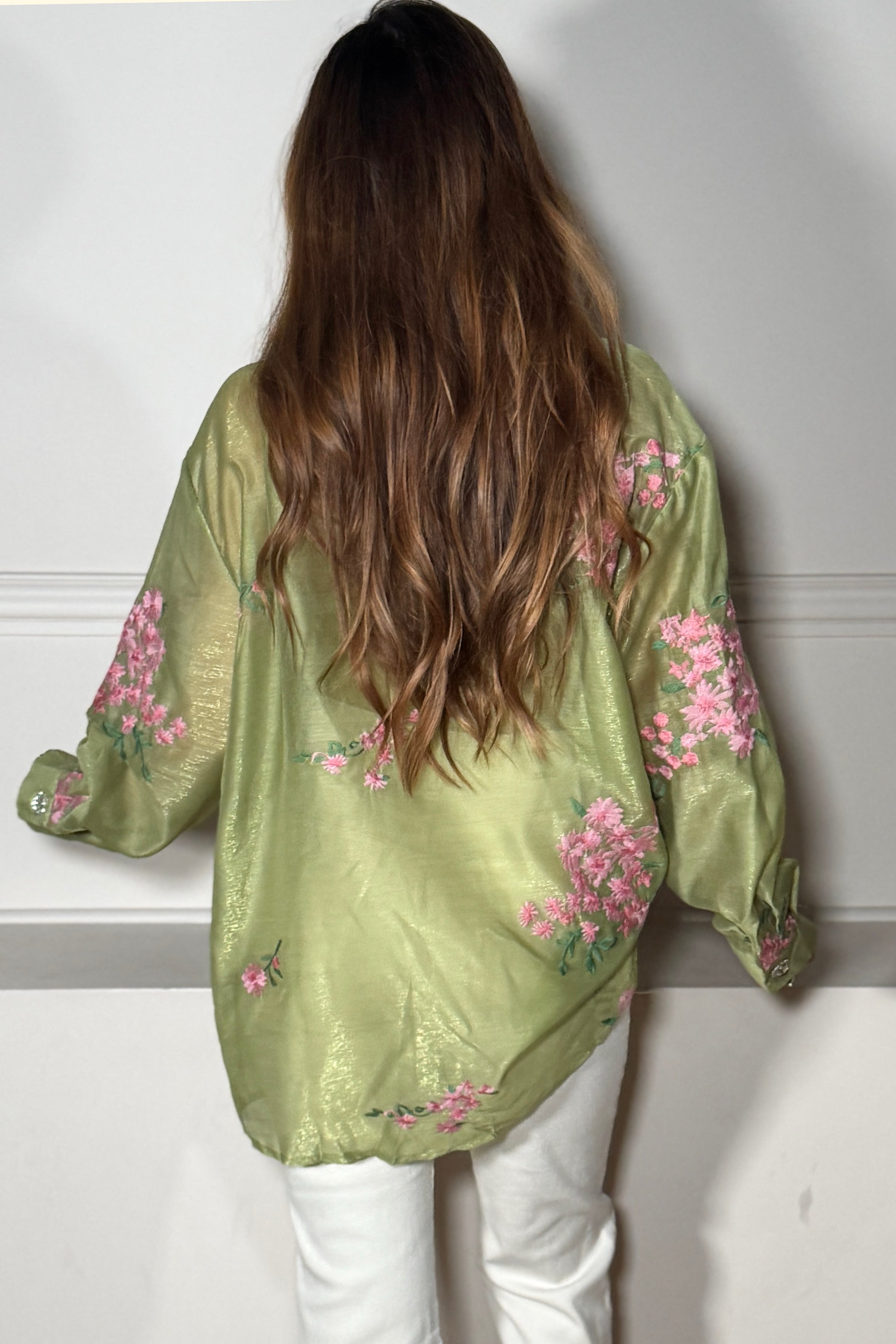 Chemise Broderie Fleurie Perles Femme - Élégance Bohème