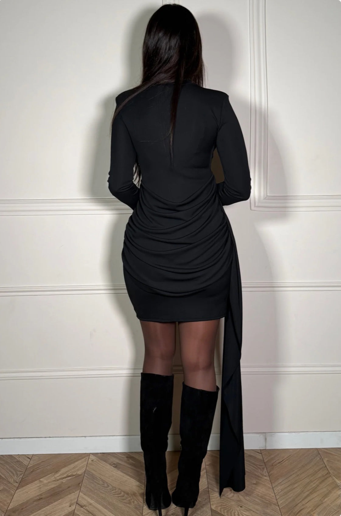 Robe Drapée Col Mao Femme - Élégance Asiatique Contemporaine