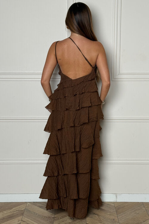 Robe femme une bretelle portée look asymétrique chic