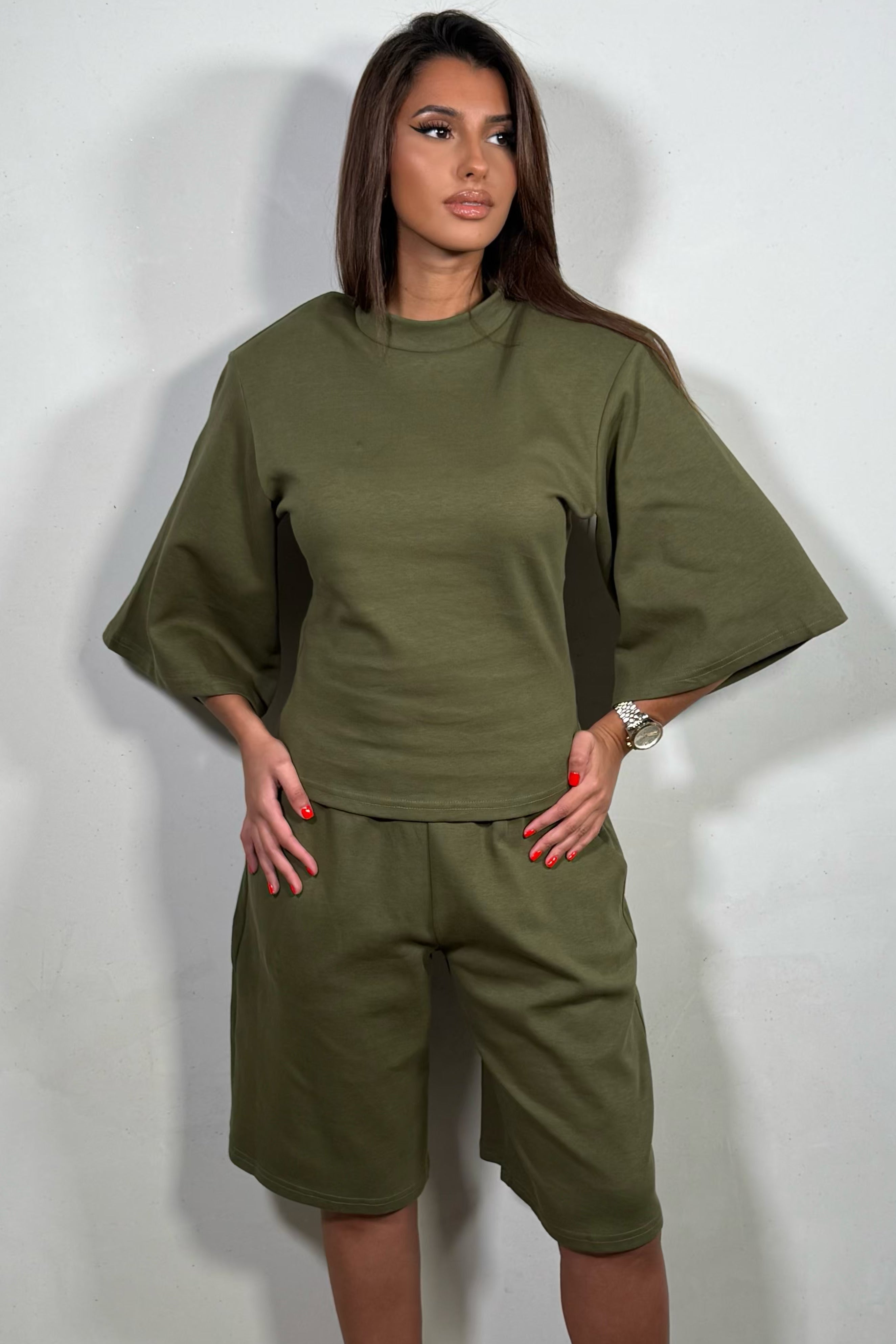 Ensemble Femme Haut à Épaulettes Manches Kimono et Bermuda Long Structuré