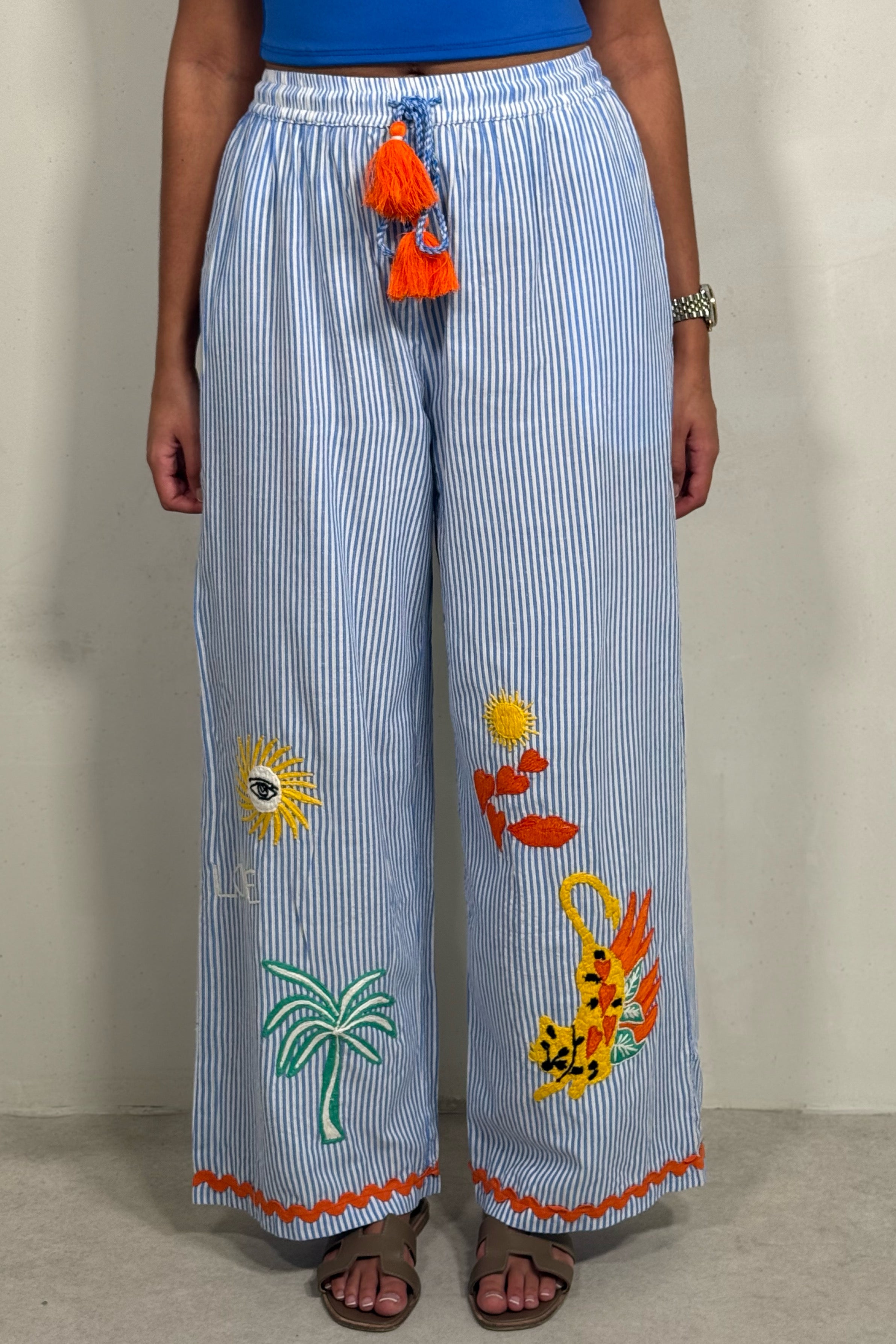 Pantalon Fluide Rayé Bleu & Blanc avec Broderie – Femme