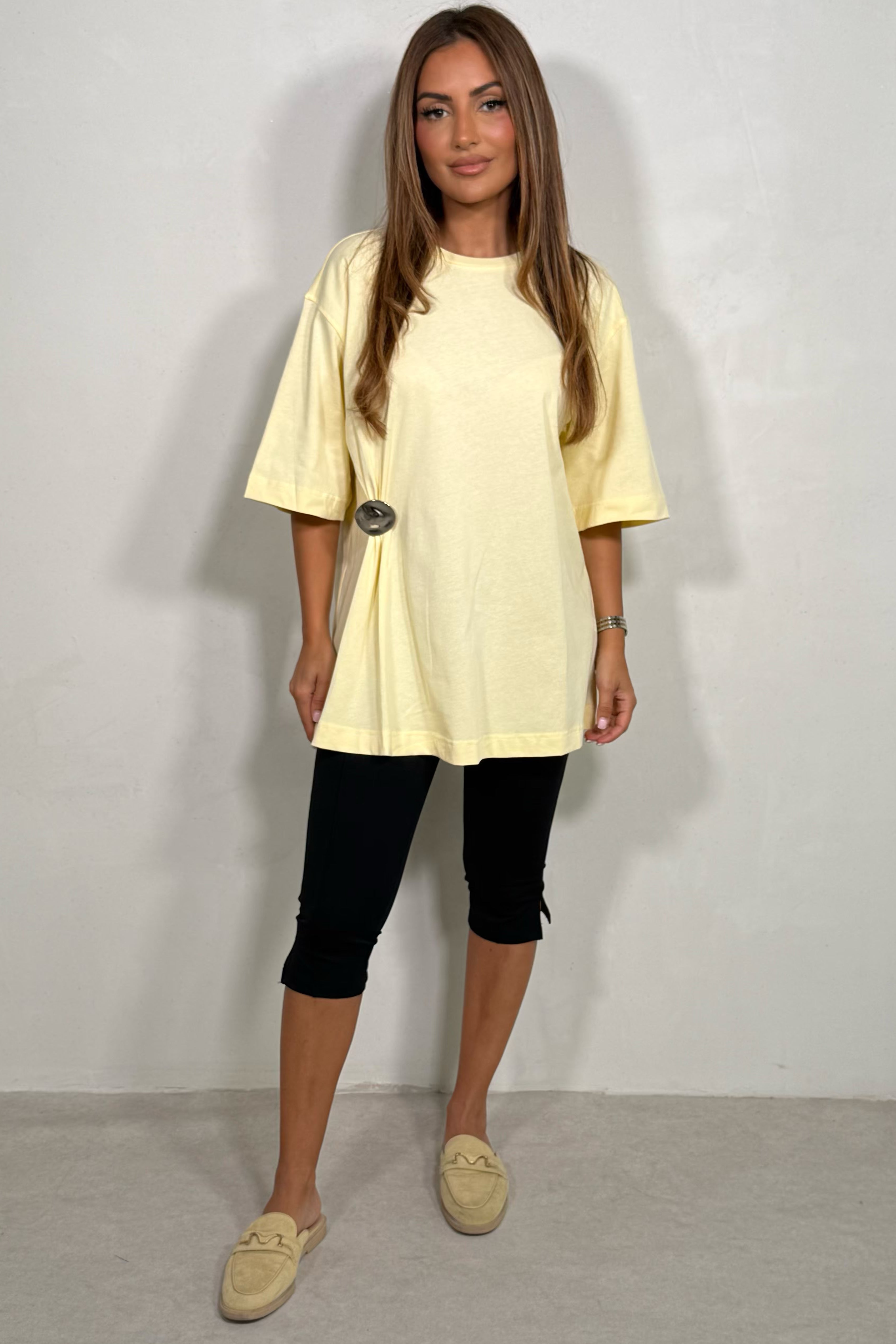 T-Shirt Femme avec Détail Anneau Métallique