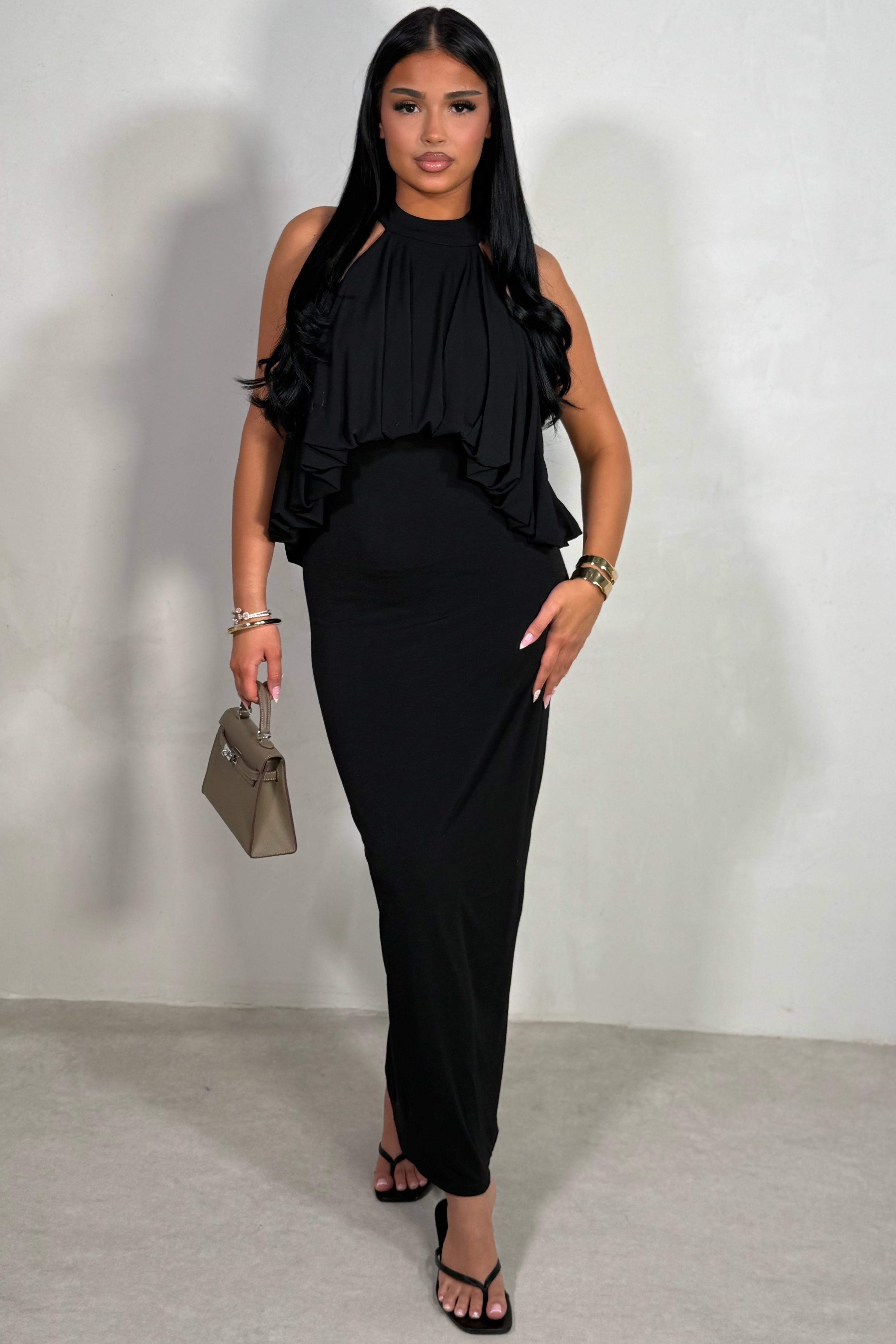 Robe Longue Col Halter Épaules Dénudées – Coupe Stretch Féminine