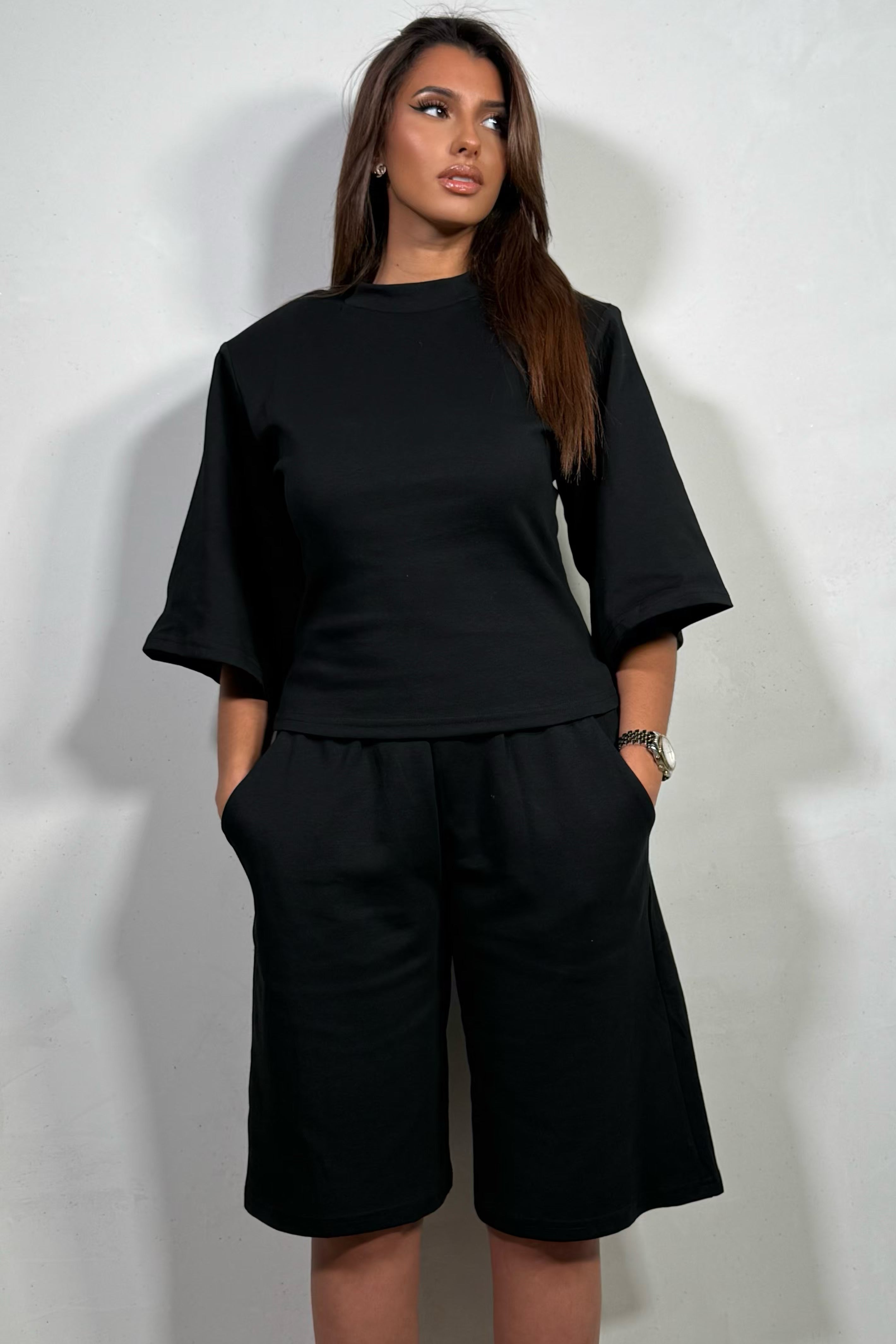Ensemble Femme Haut à Épaulettes Manches Kimono et Bermuda Long Structuré