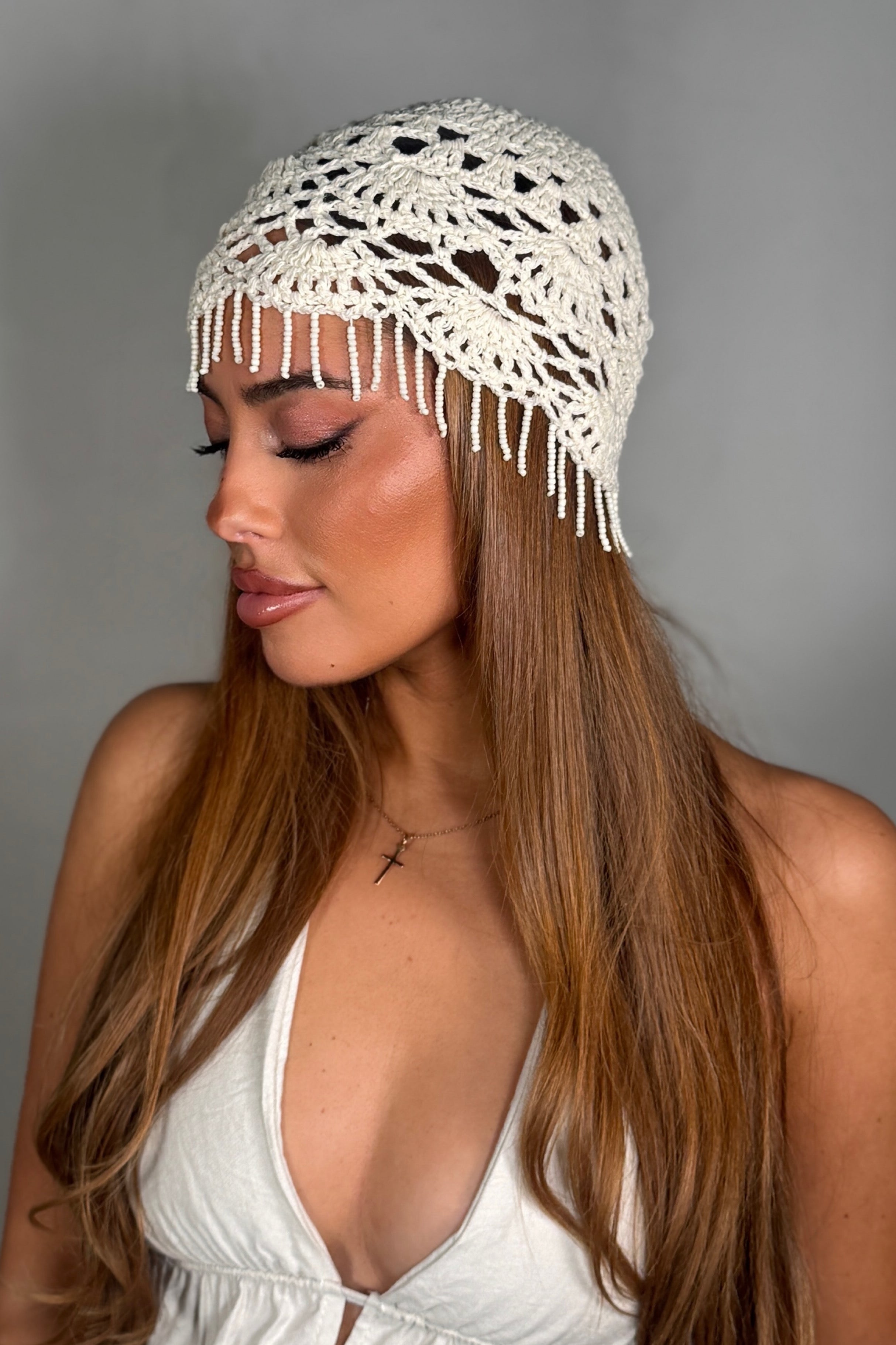 Bonnet à franges style bohème coloris beige