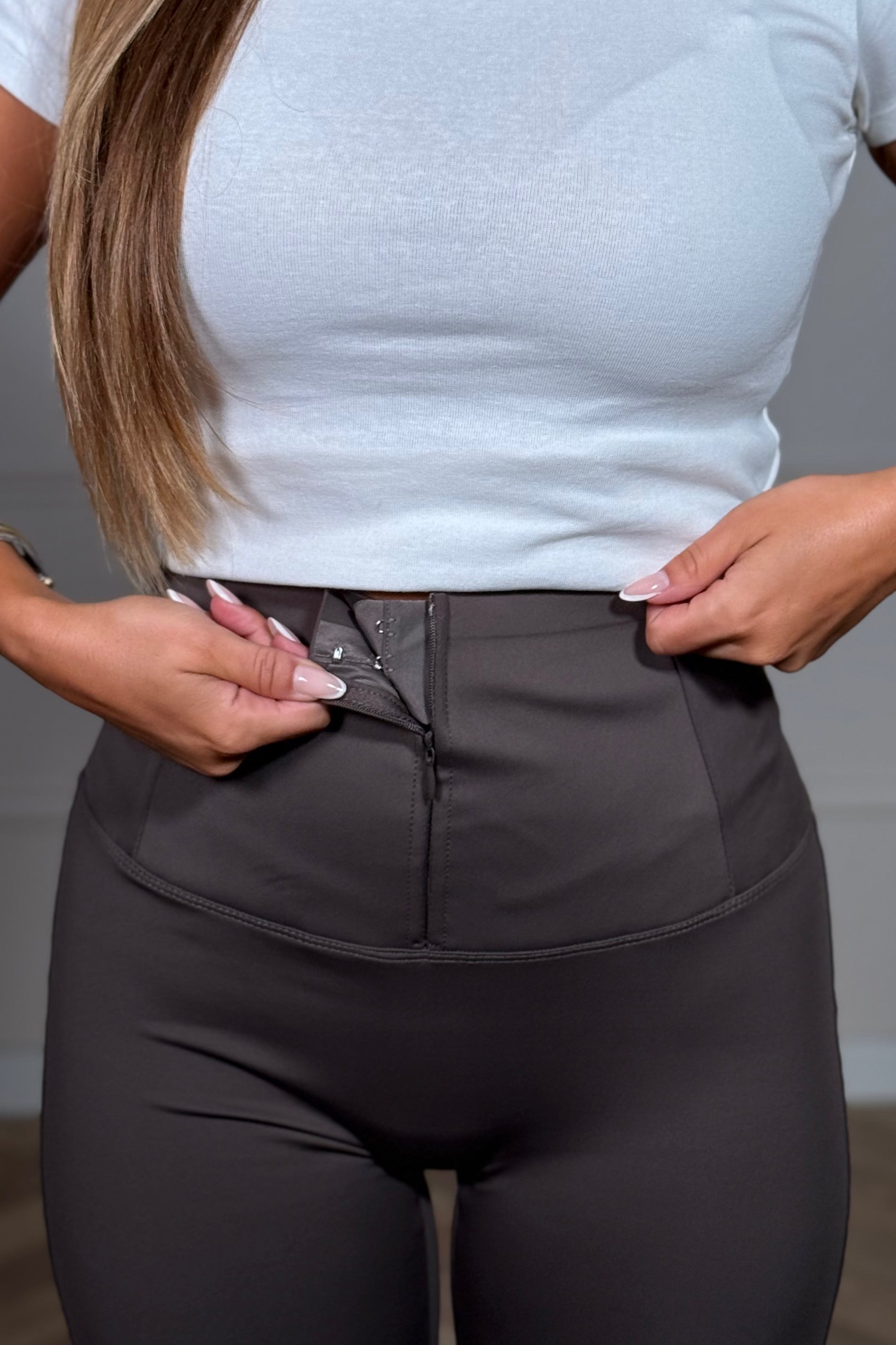 Legging femme patte d'éléphant zip - vue des détails rock modernes BLOOSHOP