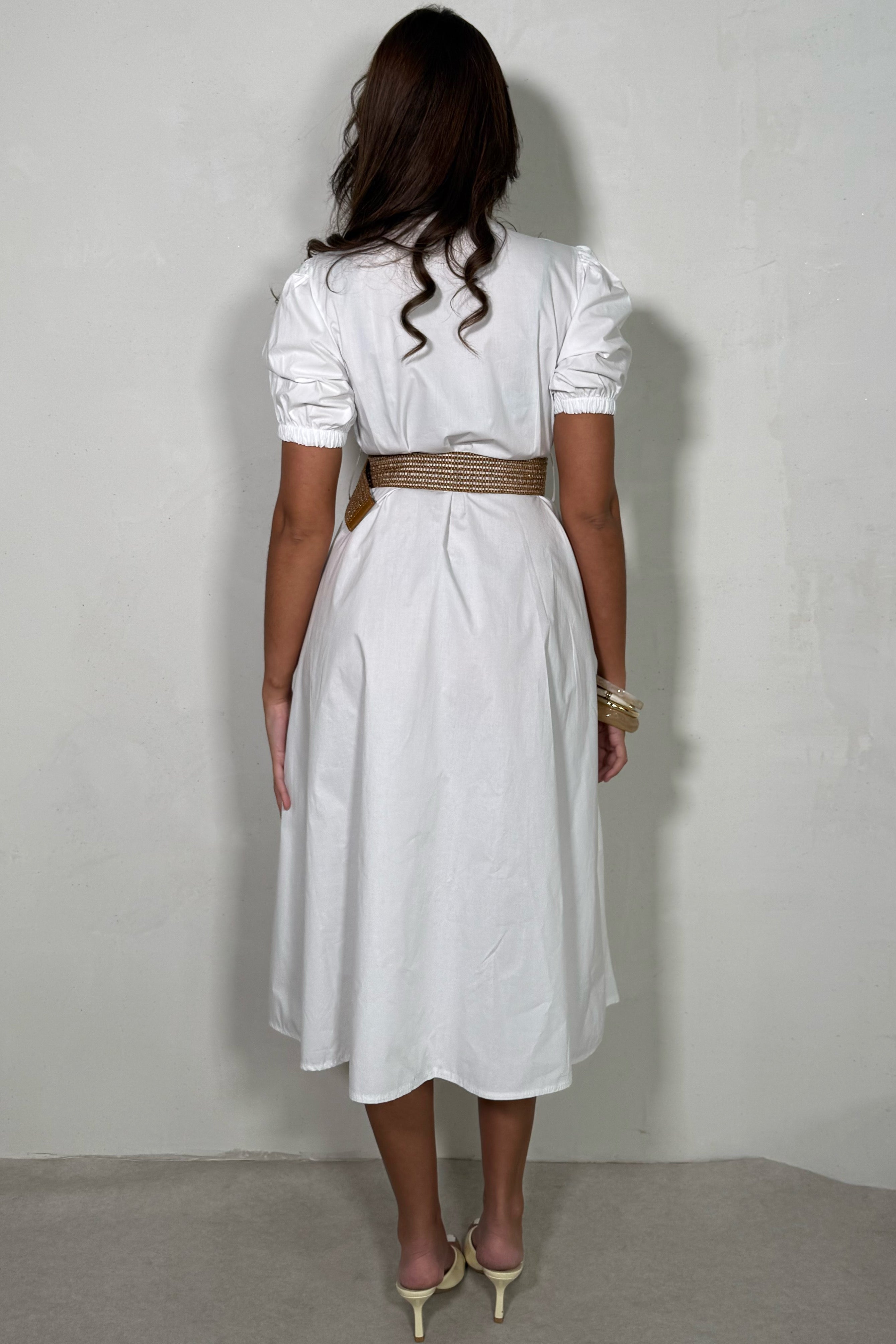 Robe Ceinturée en Coton – Silhouette Marquée & Style Élégant