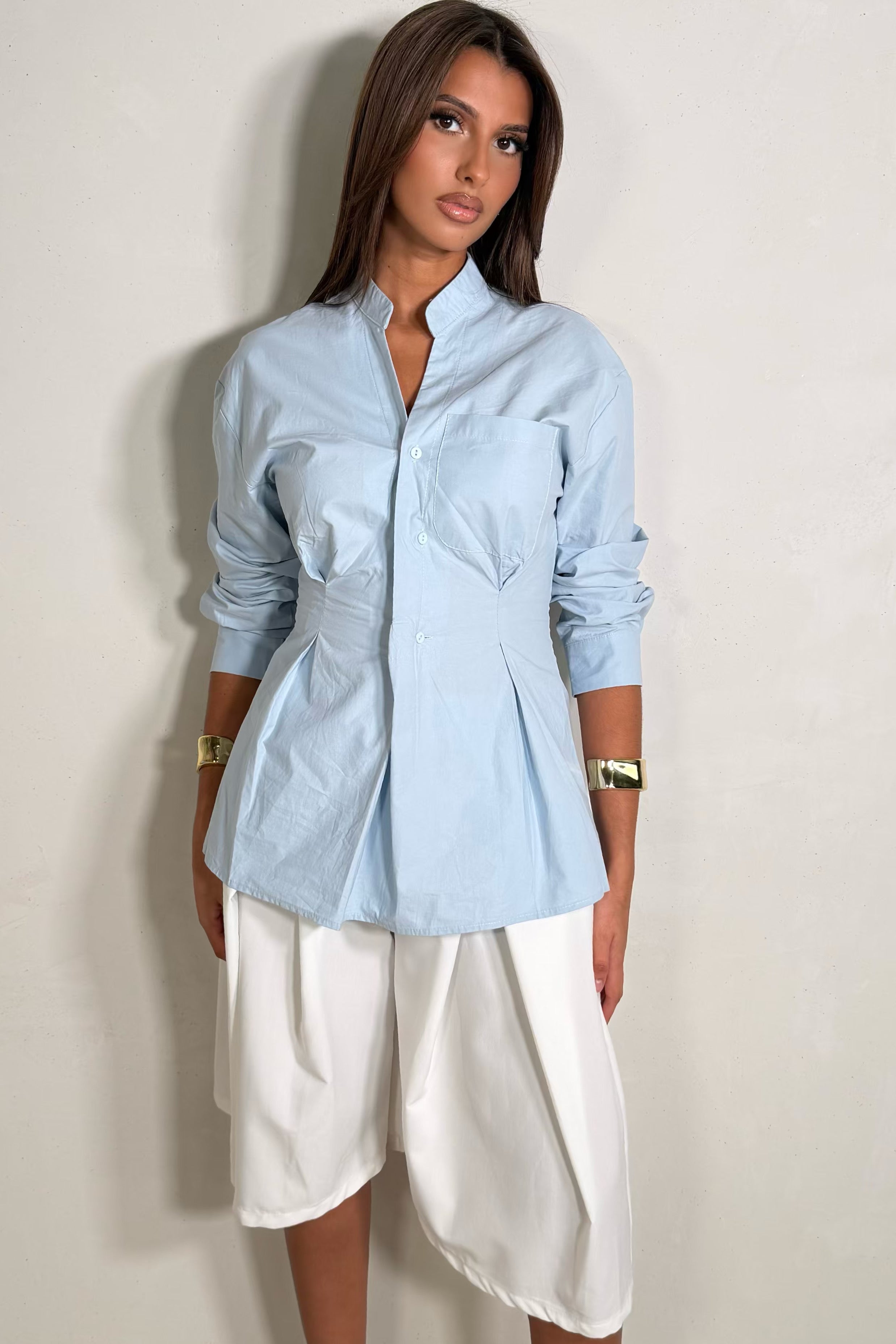 Bermuda à plis blanc, coupe chic stretch