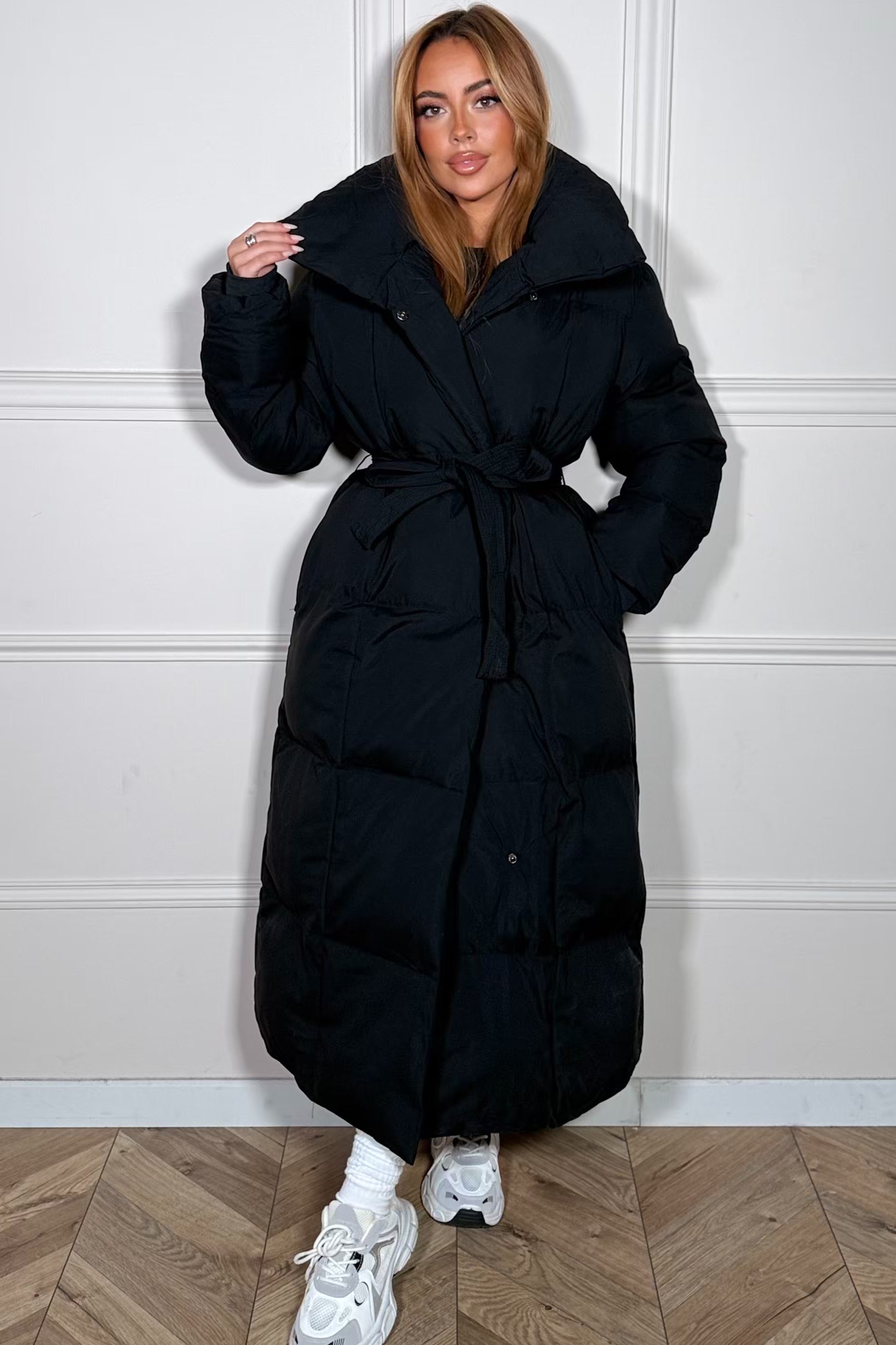 Doudoune ceinturée femme - détail frontal - mode hiver BLOOSHOP