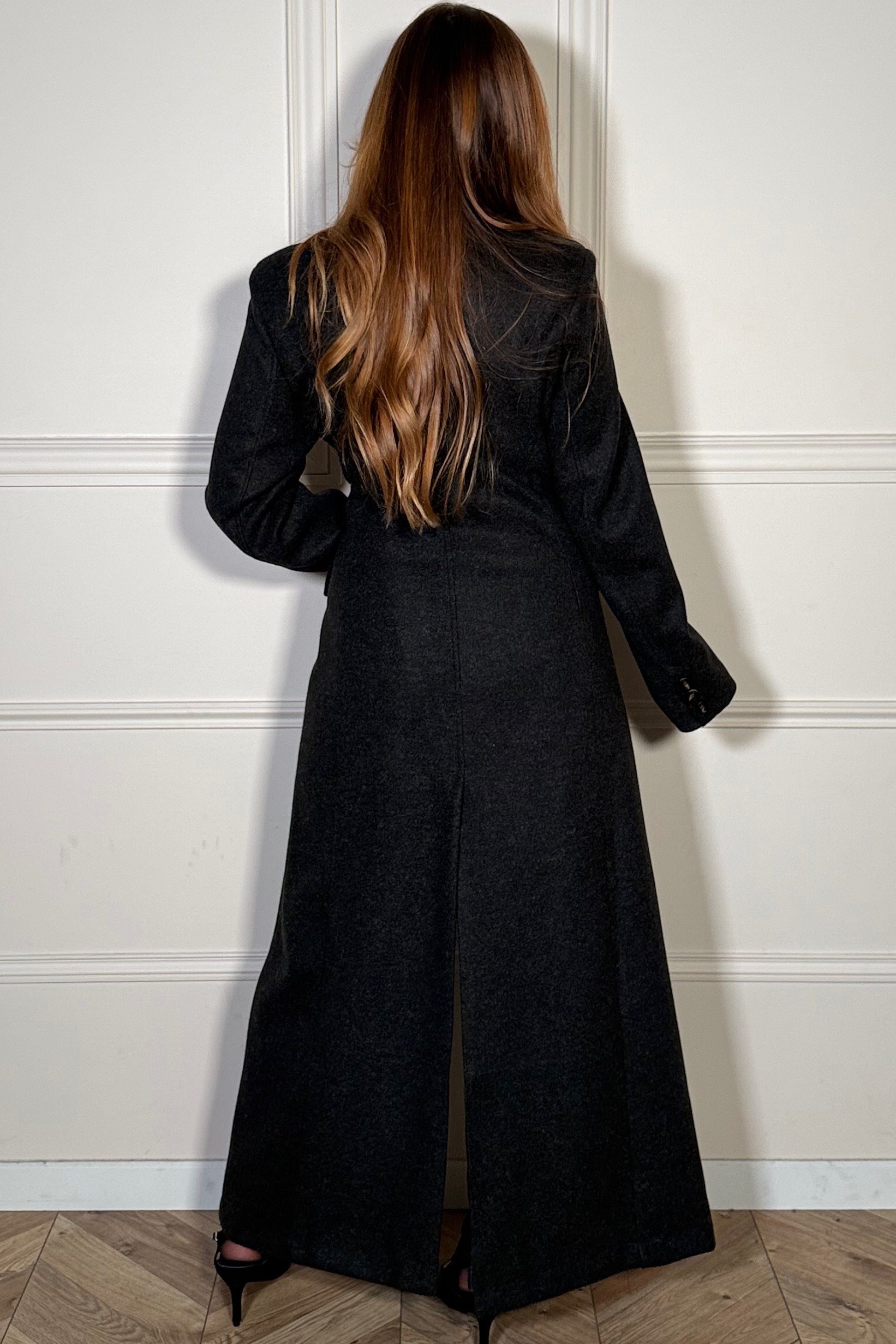 Détail coupe blazer manteau long femme, finitions soignées