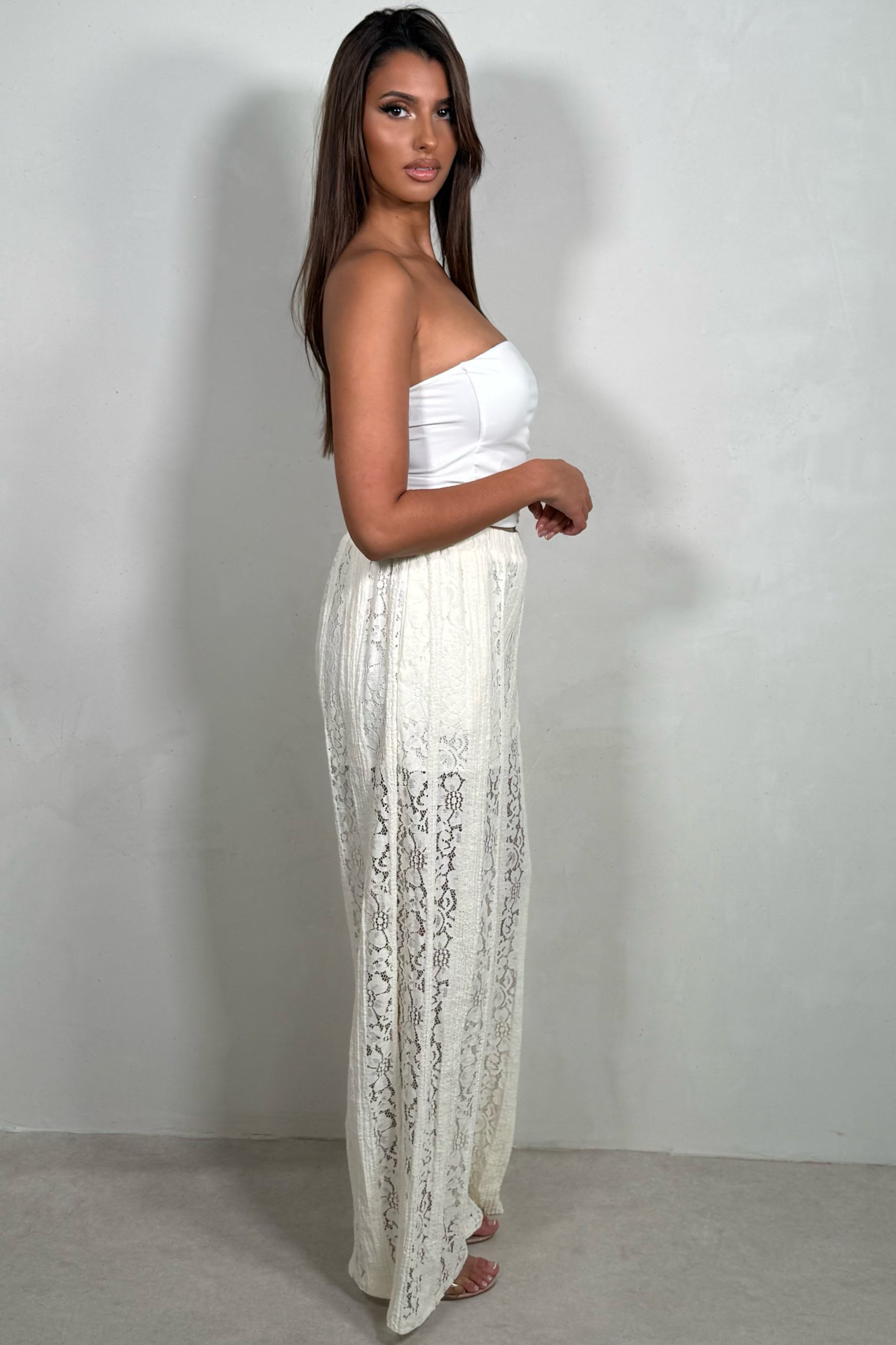 Pantalon Fluide en Dentelle – Élégance Légère Femme