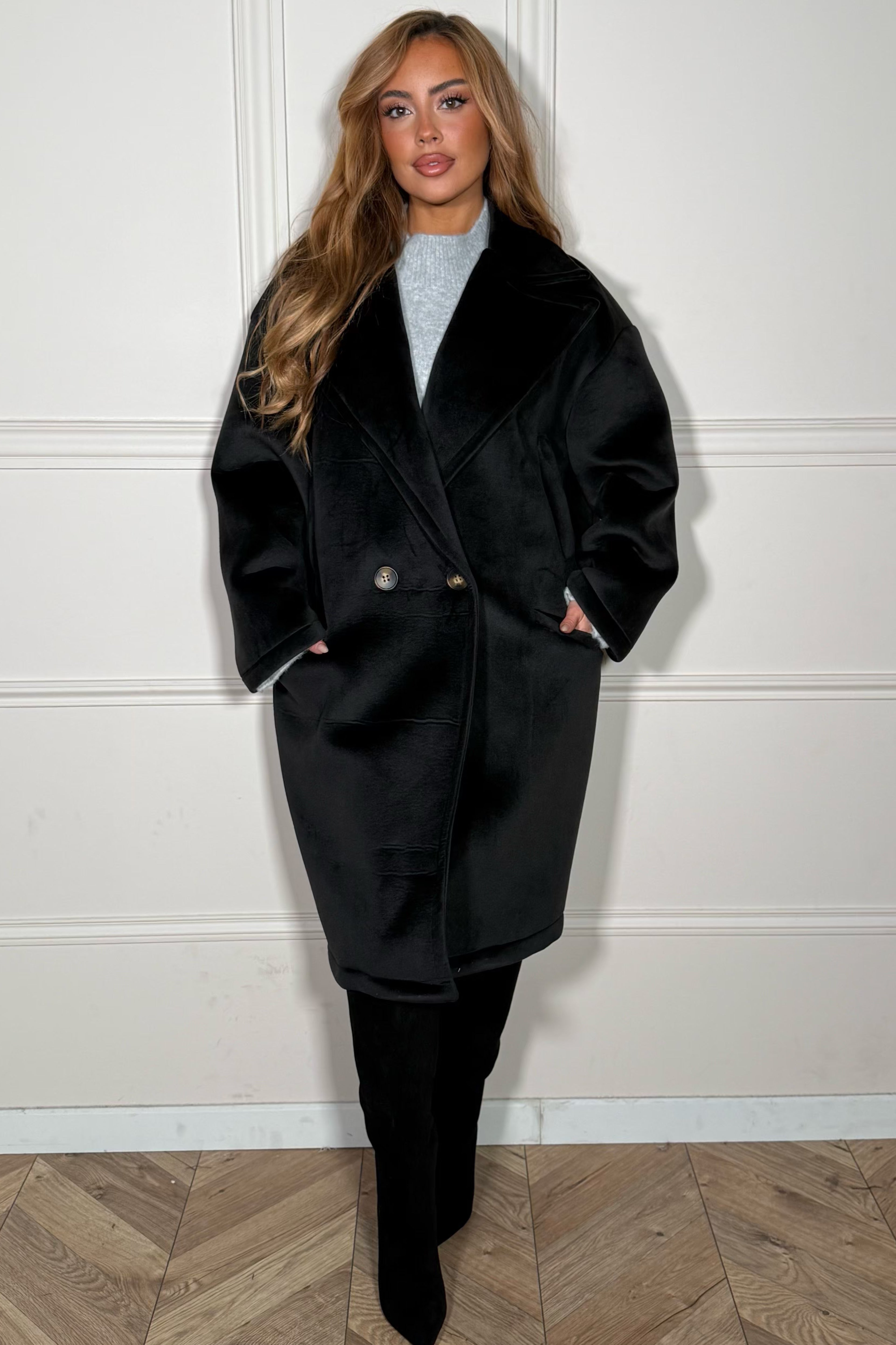 Texture veloutée ultra douce du manteau femme