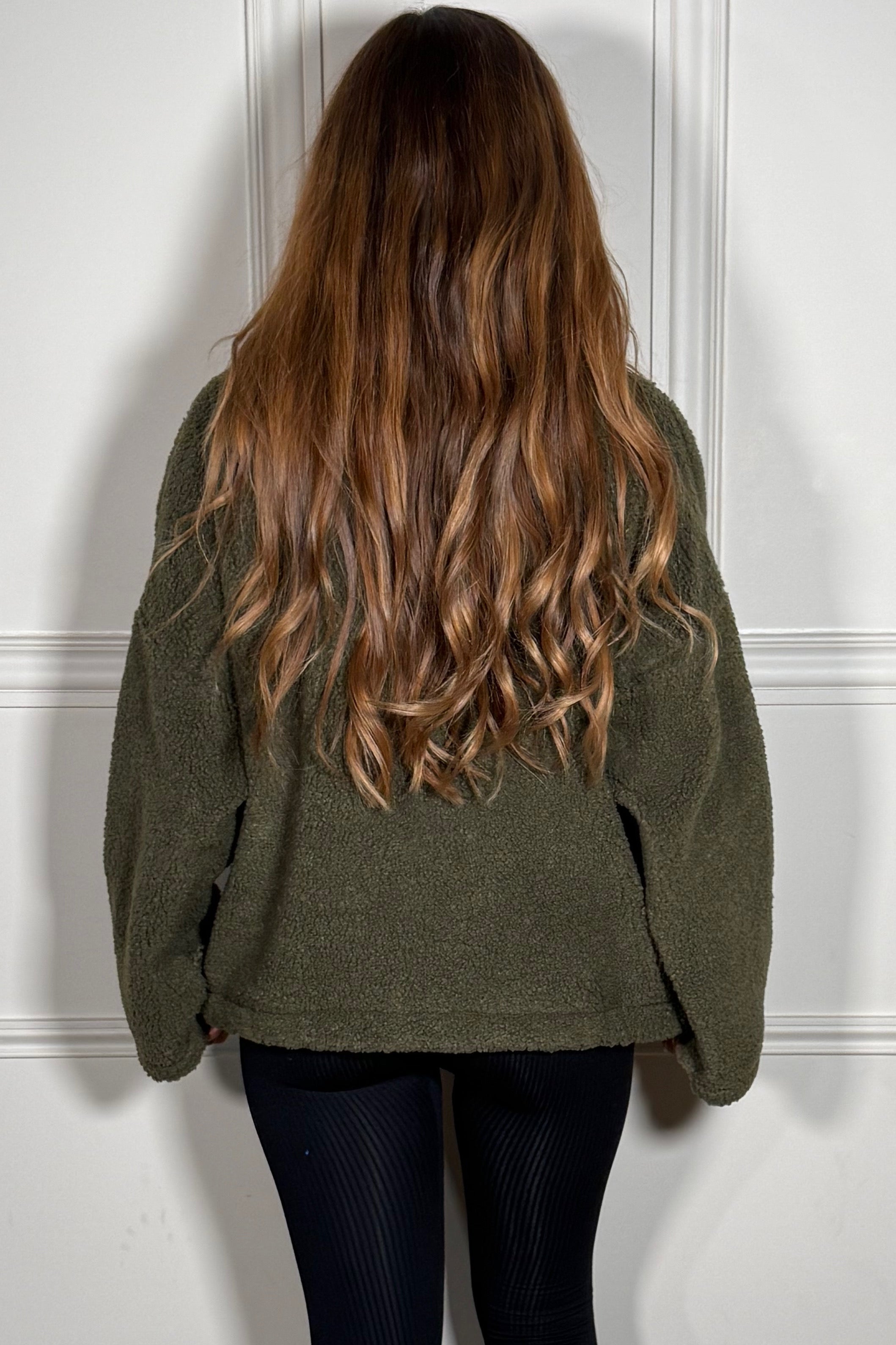 Détail finitions et confort de la veste polaire avec zip