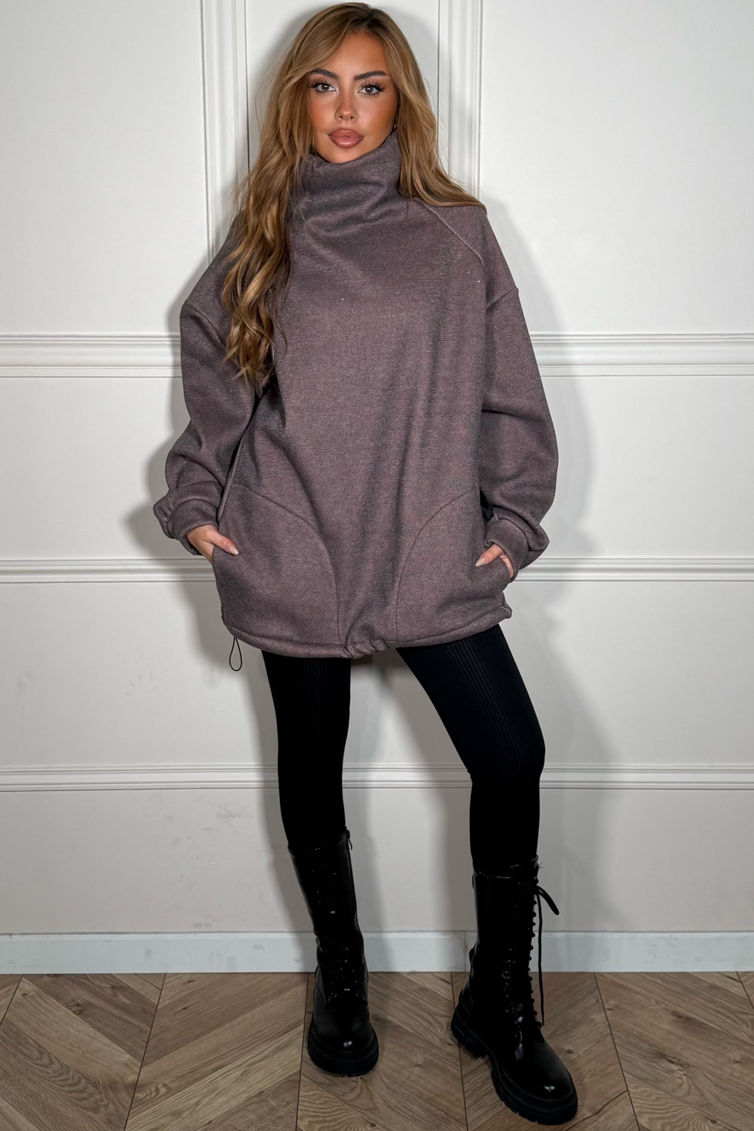 Détail poches latérales du sweat polaire femme