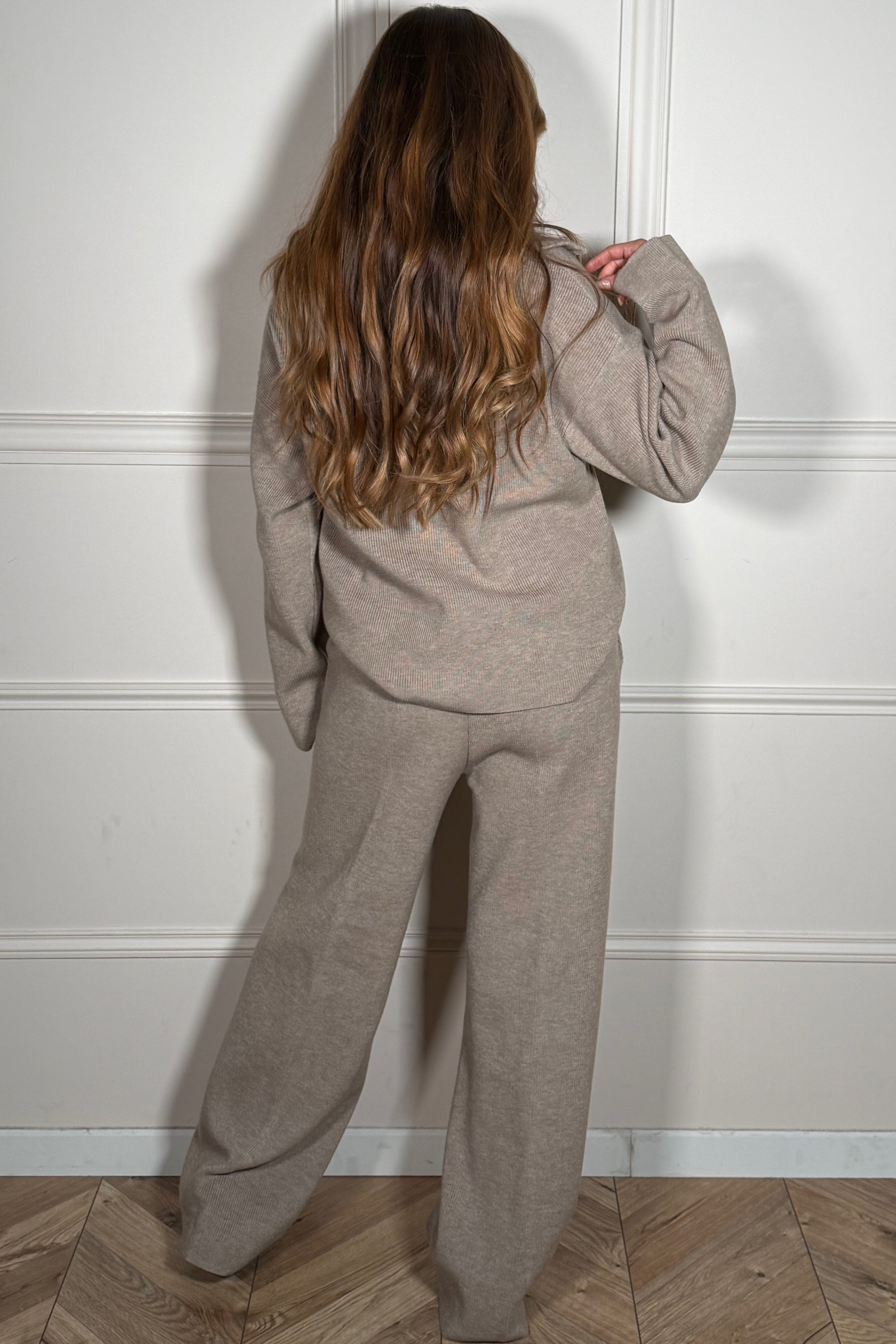 Détail pull zippé de l'ensemble maille confort femme