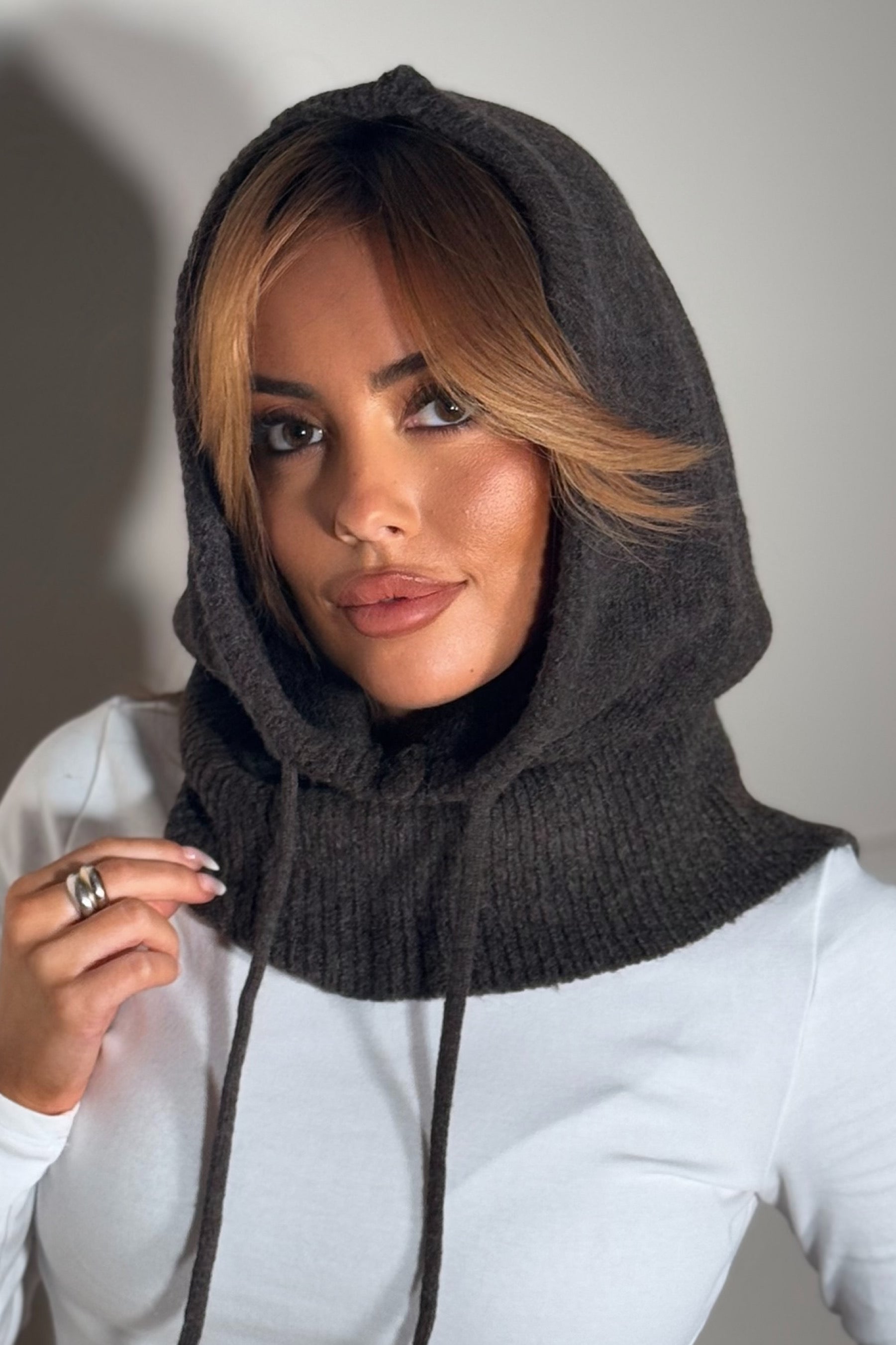 Cagoule maille femme acrylique cachemire, protection visage et cou, douceur luxueuse