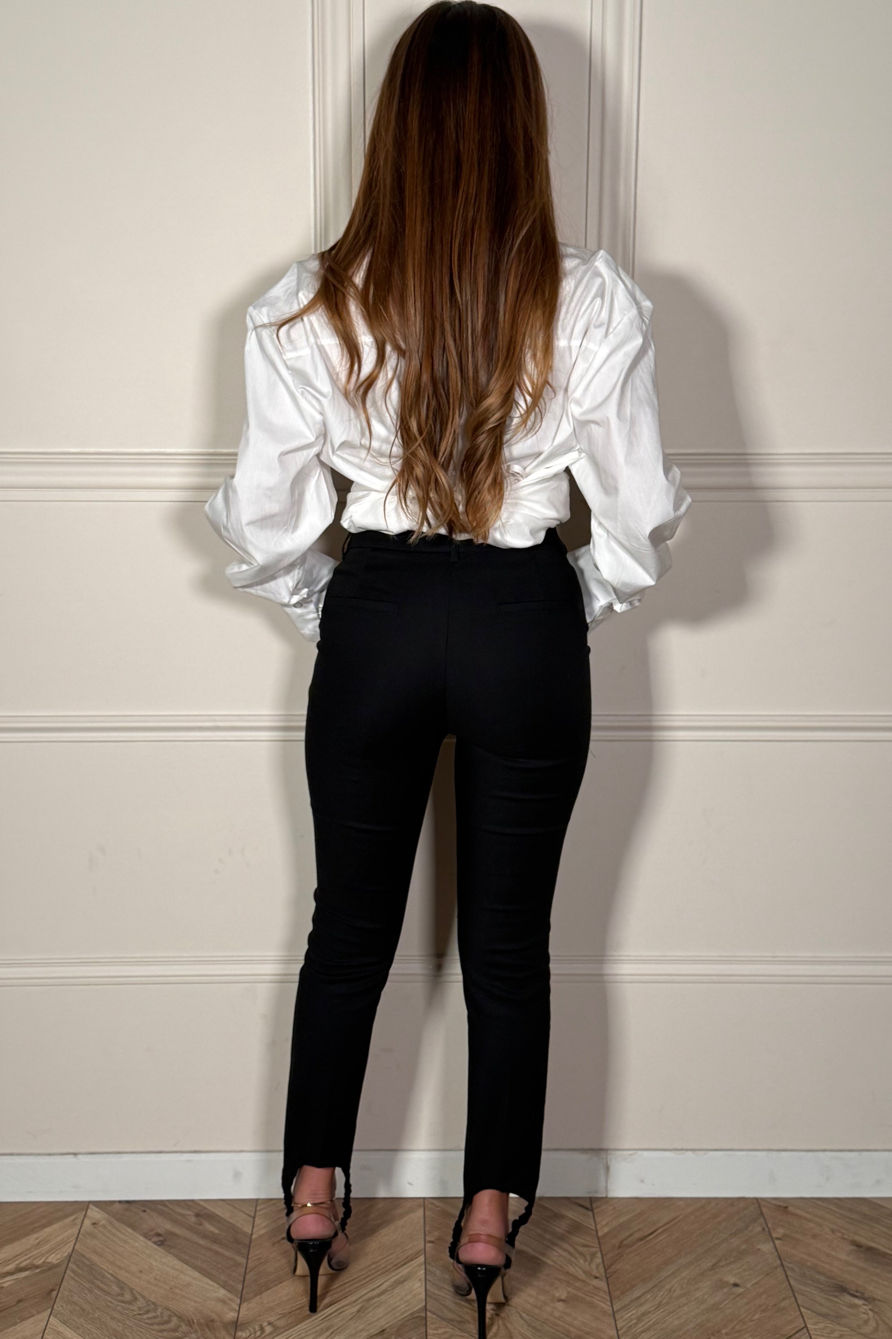 Détail des poches pratiques sur le pantalon fuseau