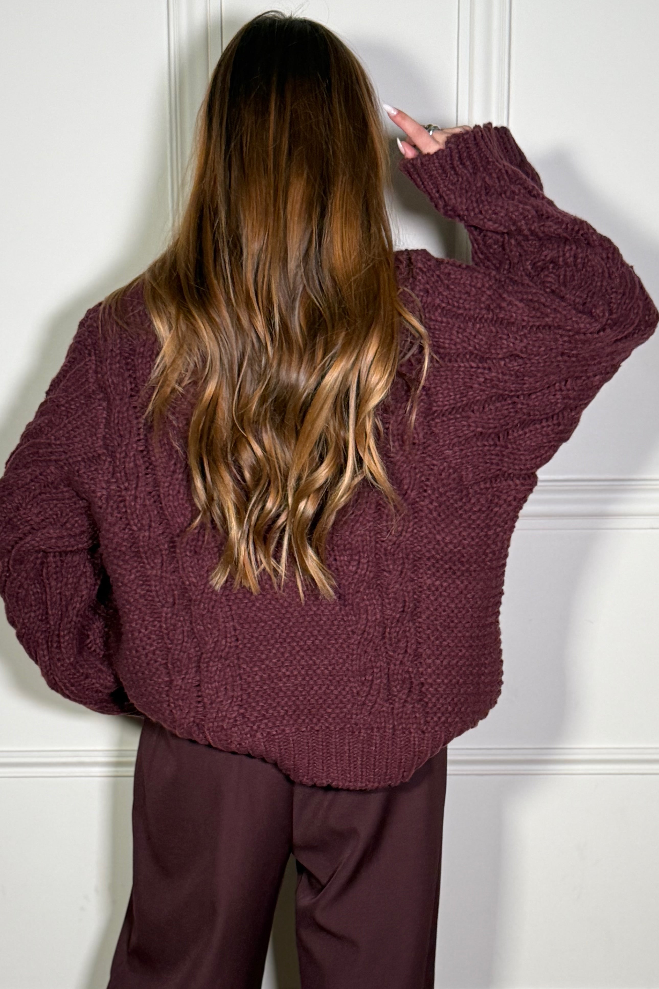 Pull femme hiver col montant, maille épaisse avec motifs torsadés