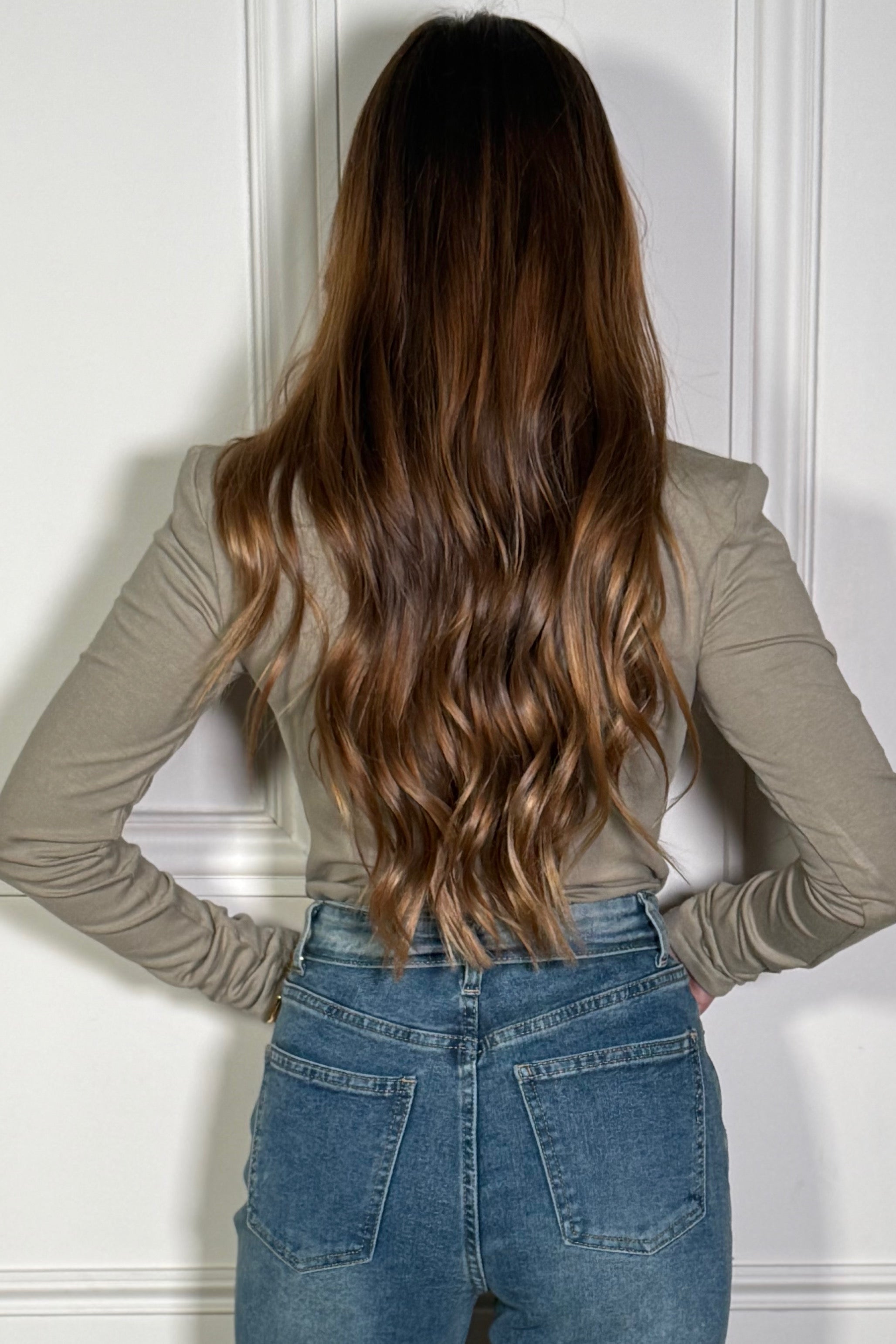 Top Femme Manches Longues avec Épaulettes - Chic et Structuré