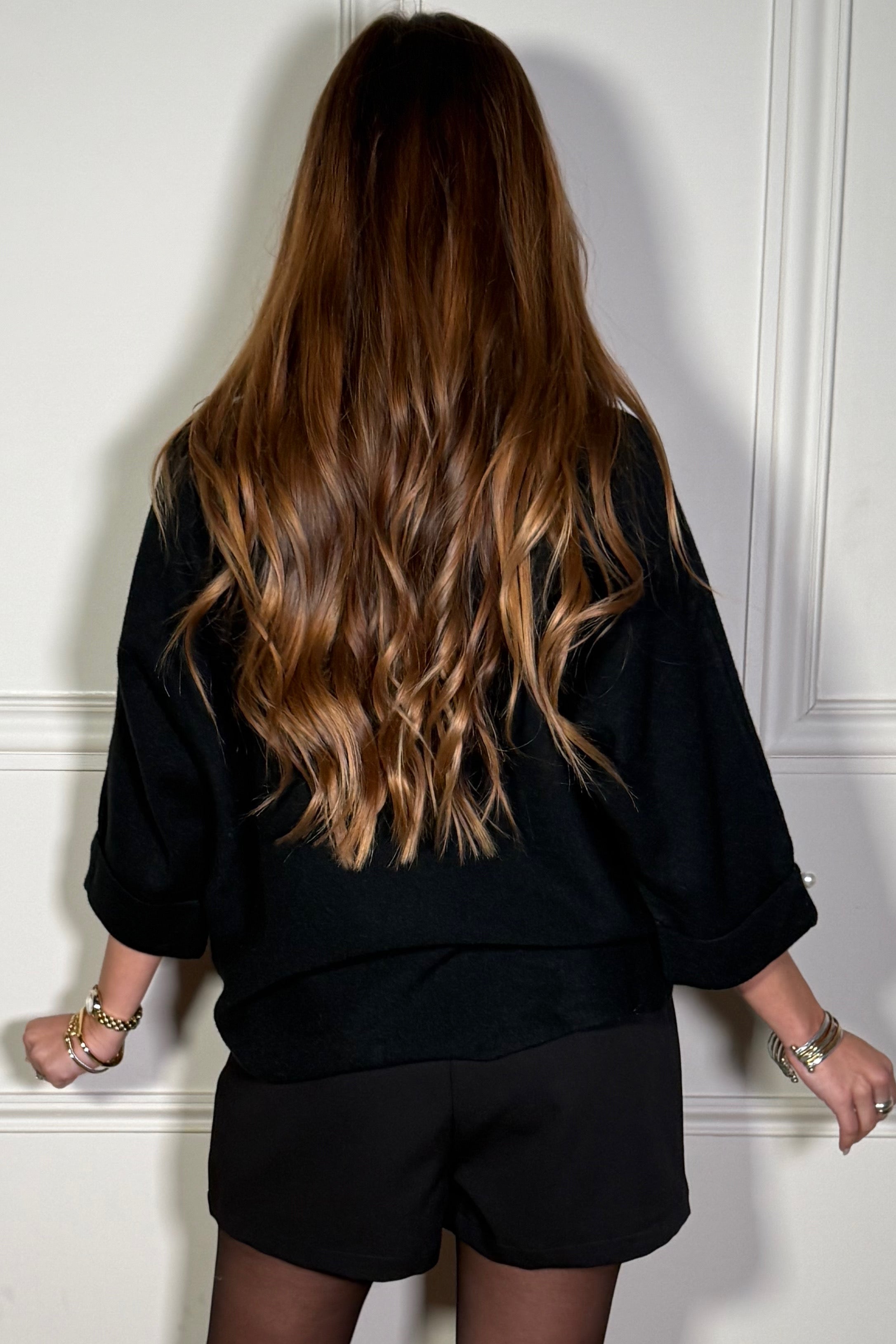 Pull Femme à Revers et Perles - Élégance Raffinée