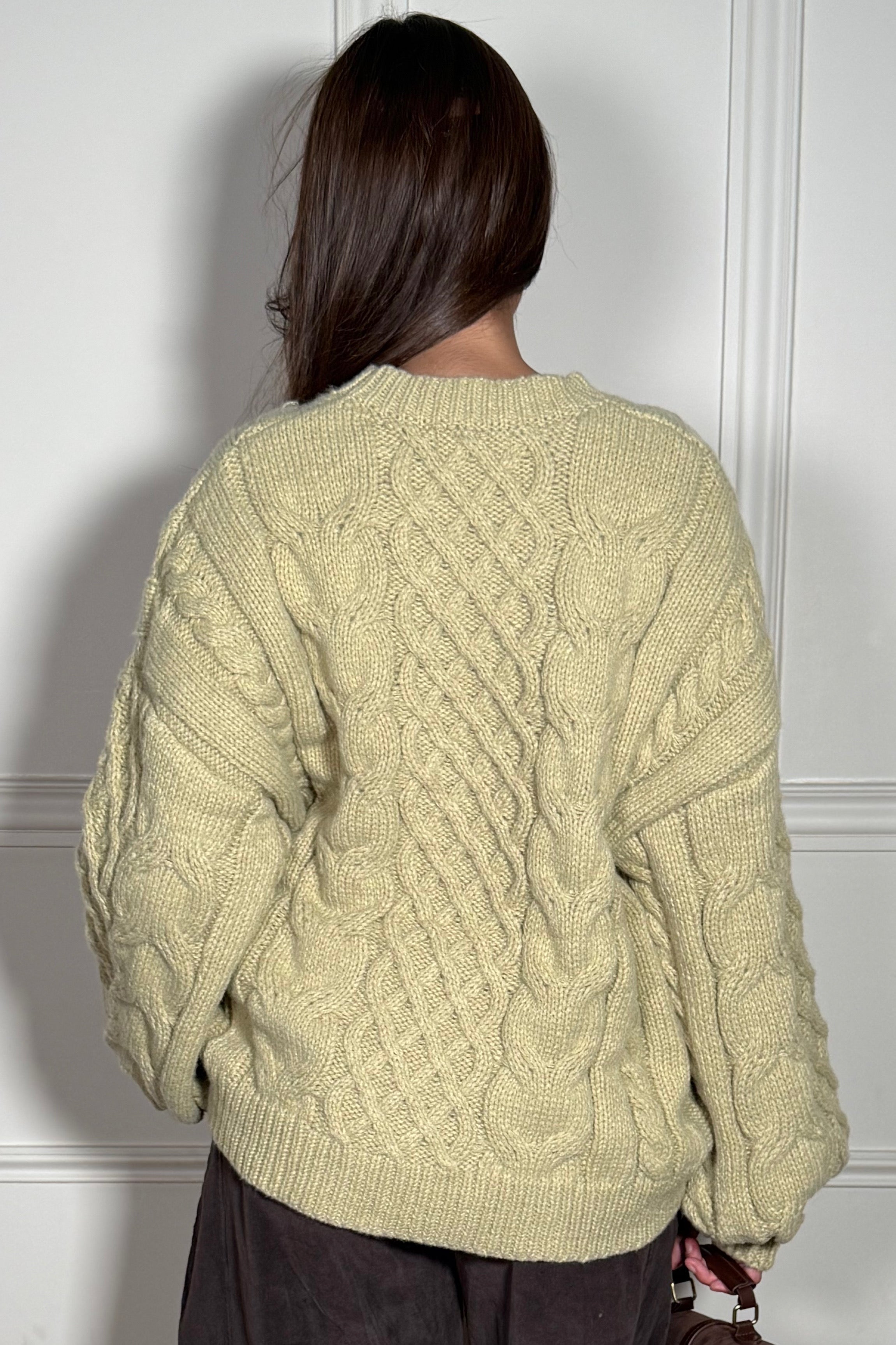 Pull Torsadé Col Rond Femme - Tricot Sculptural et Élégance Intemporelle