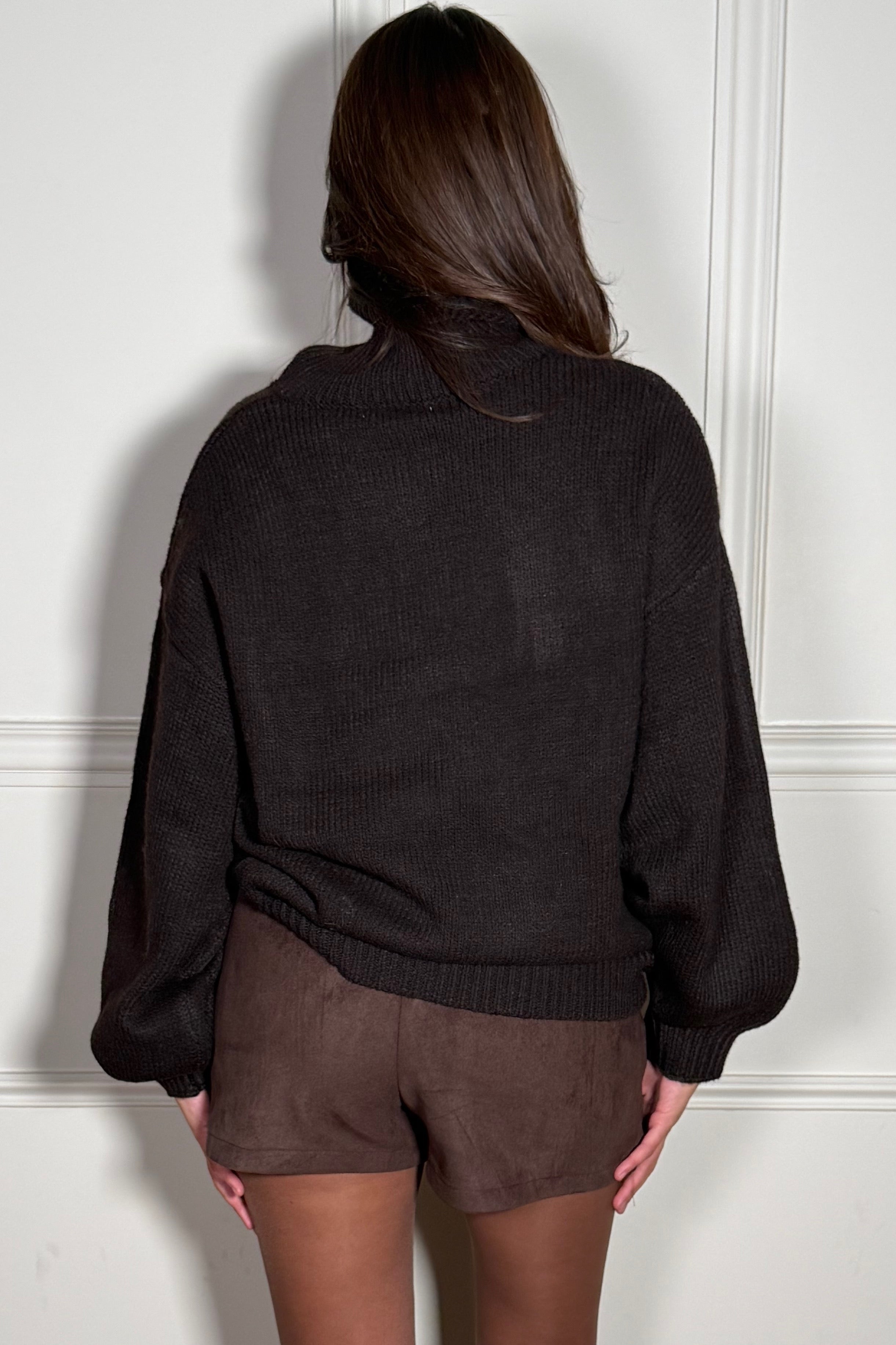 Pull Oversize Col Montant Boutonné Femme - Confort Ample et Détails Raffinés