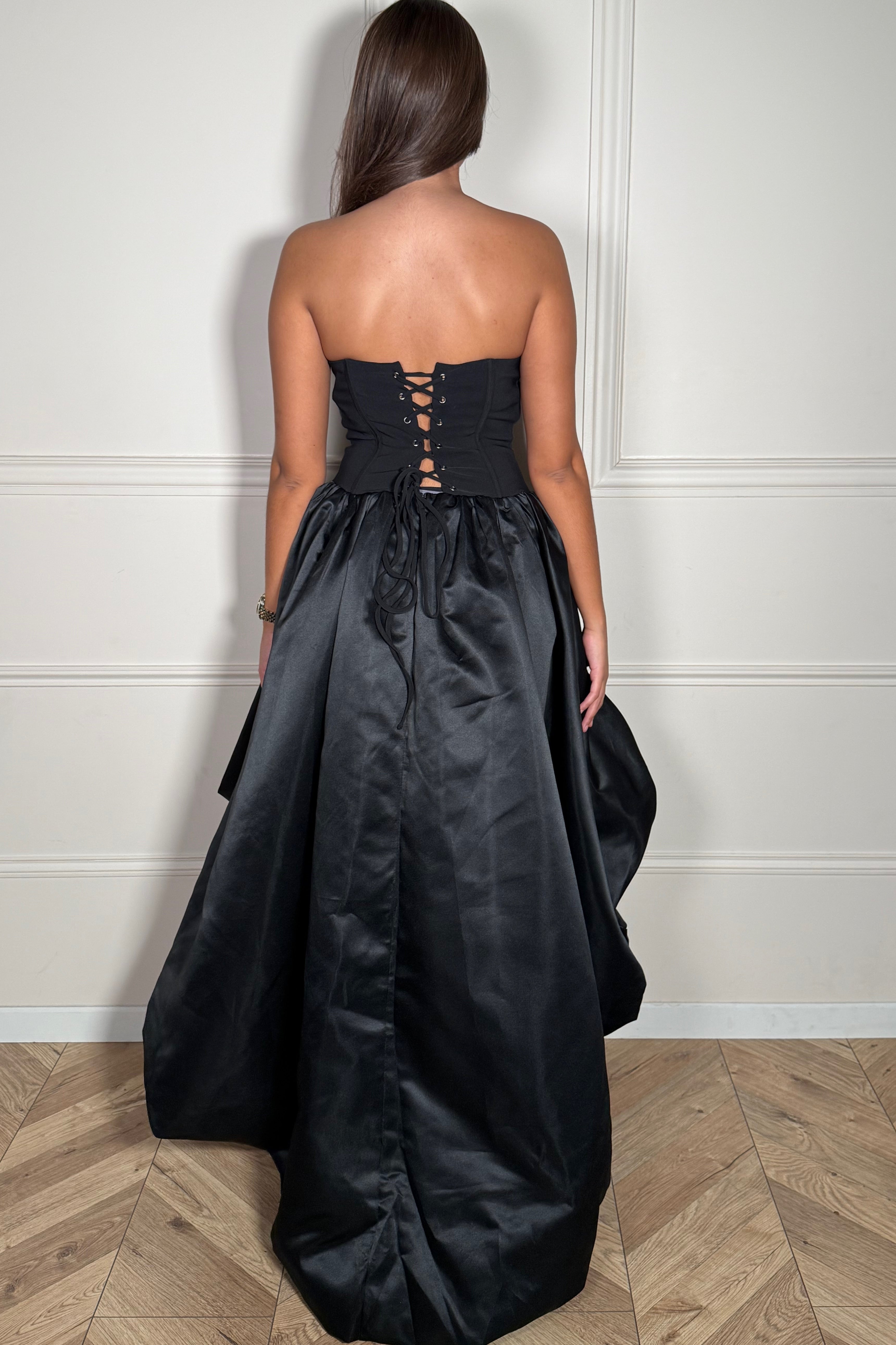 Robe Boule Bustier à Pointe Femme - Silhouette Sculptée et Glamour Affirmé
