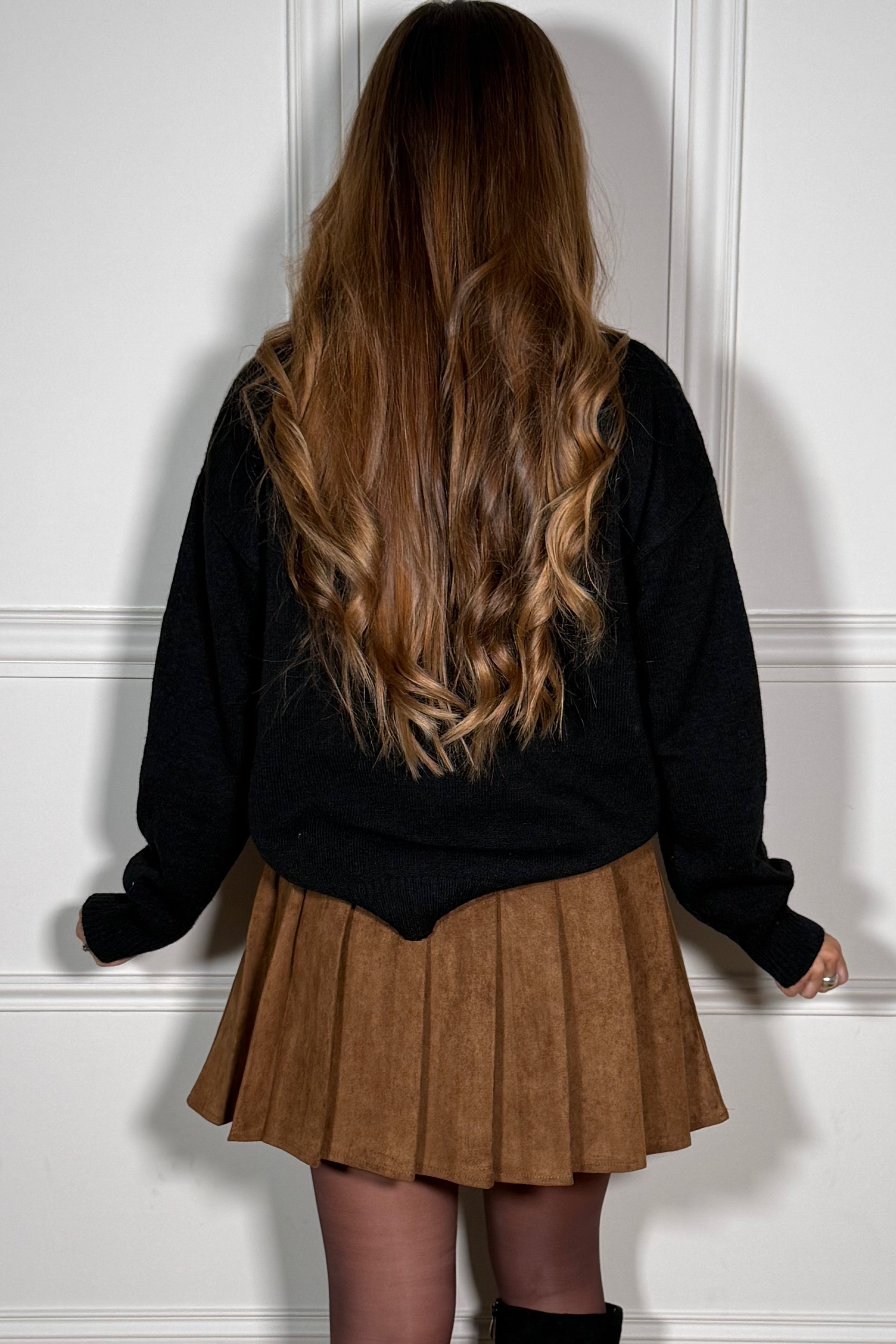 Jupe Suédine Plissée Ceinturée - Élégance Texturée