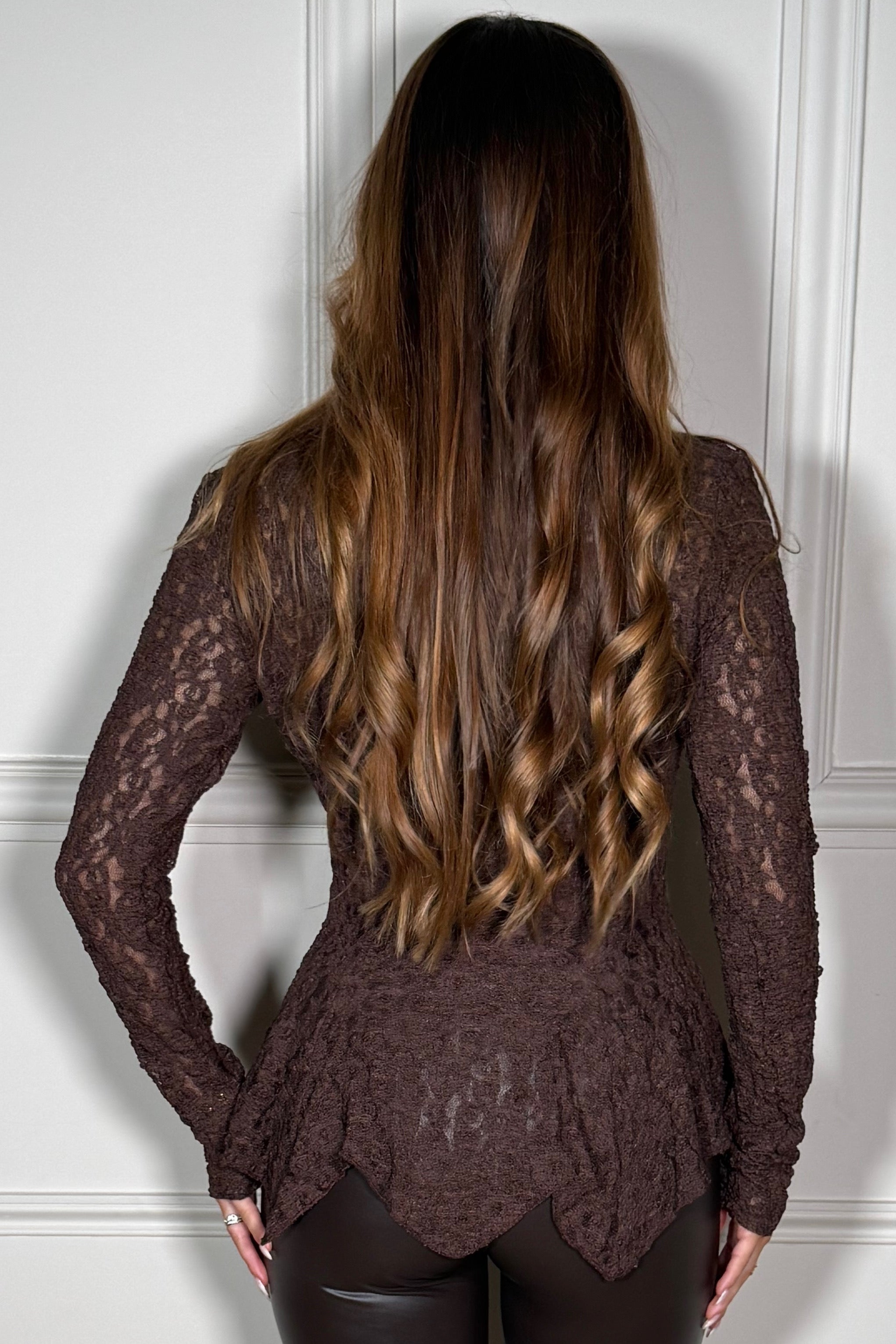 Top Péplum Boutonné Dentelle - Féminité Raffinée