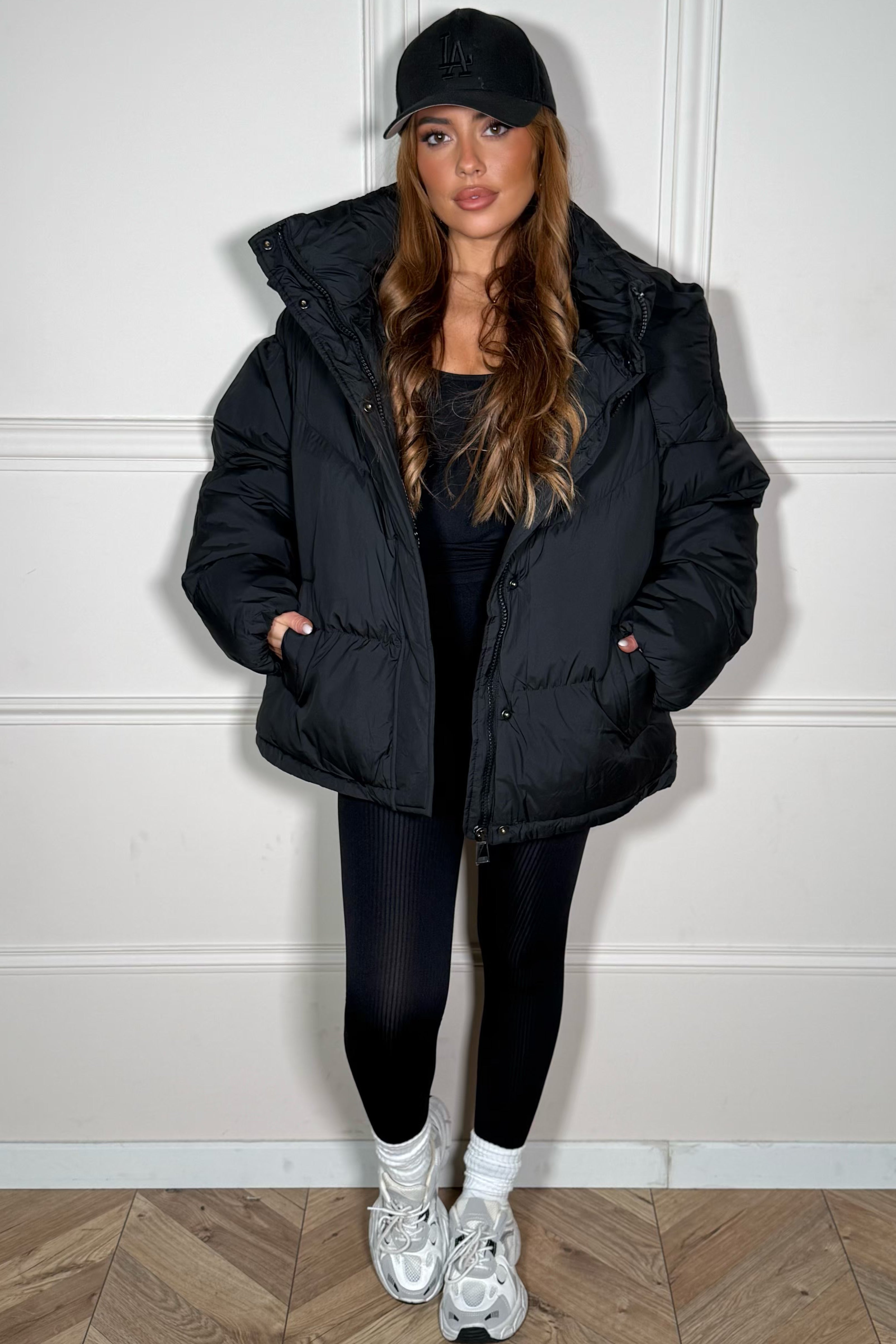 Doudoune ample femme coupe droite oversize, matelassage technique et silhouette moderne