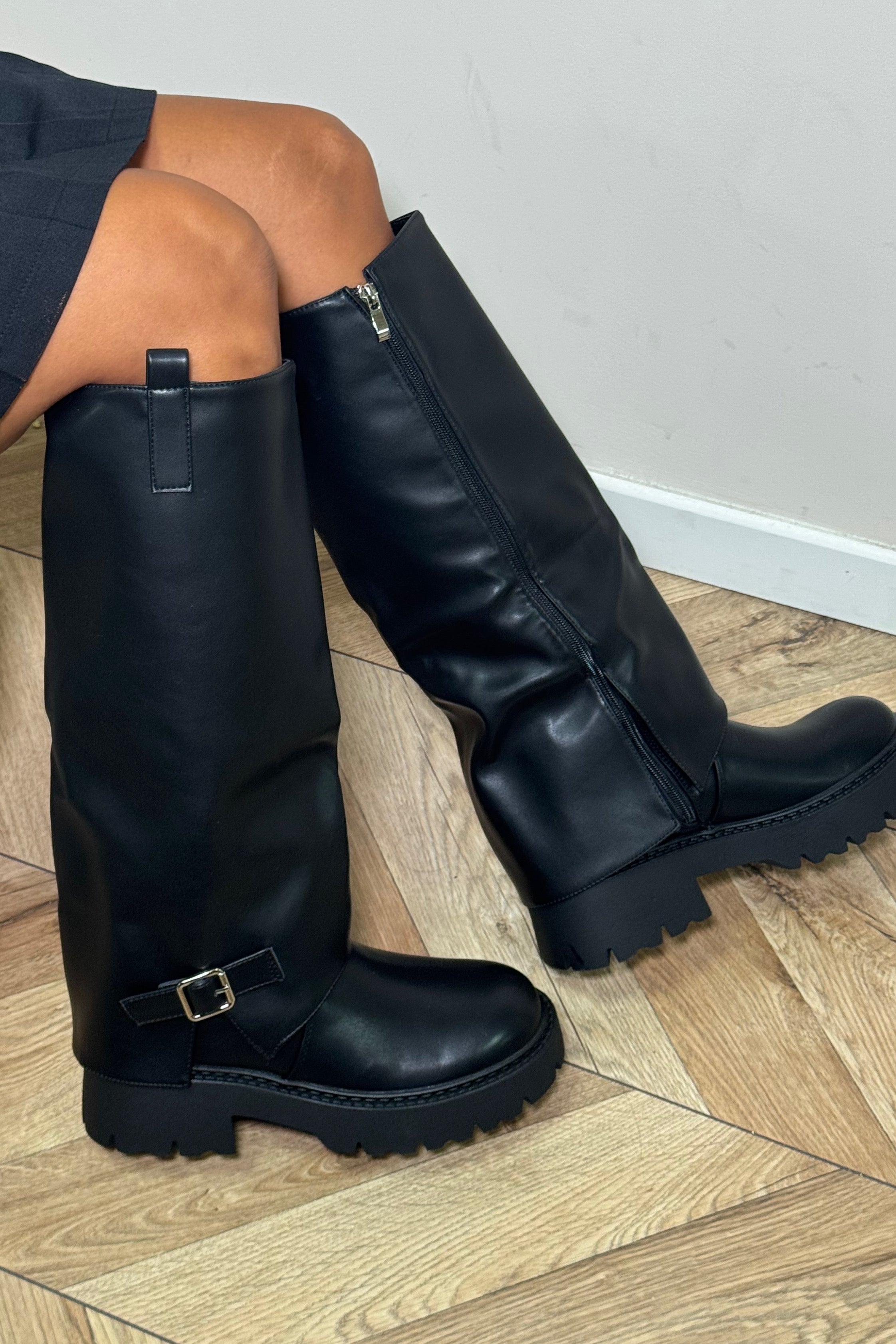 Bottes guêtre boucle femme BLOOSHOP - Chaussures élégantes modernes