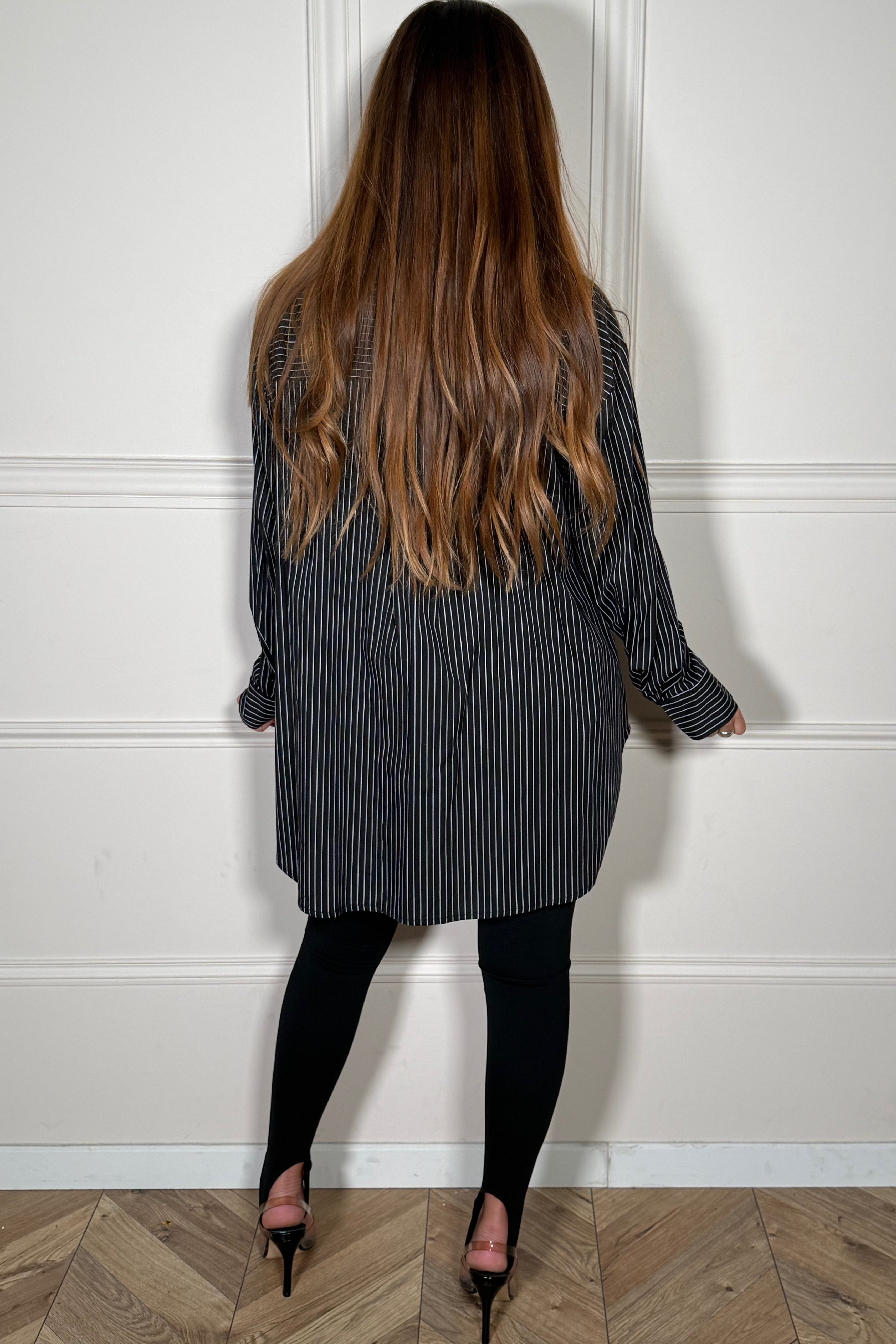 Chemise Rayée avec Cravate Femme - Ensemble Élégant et Tendance