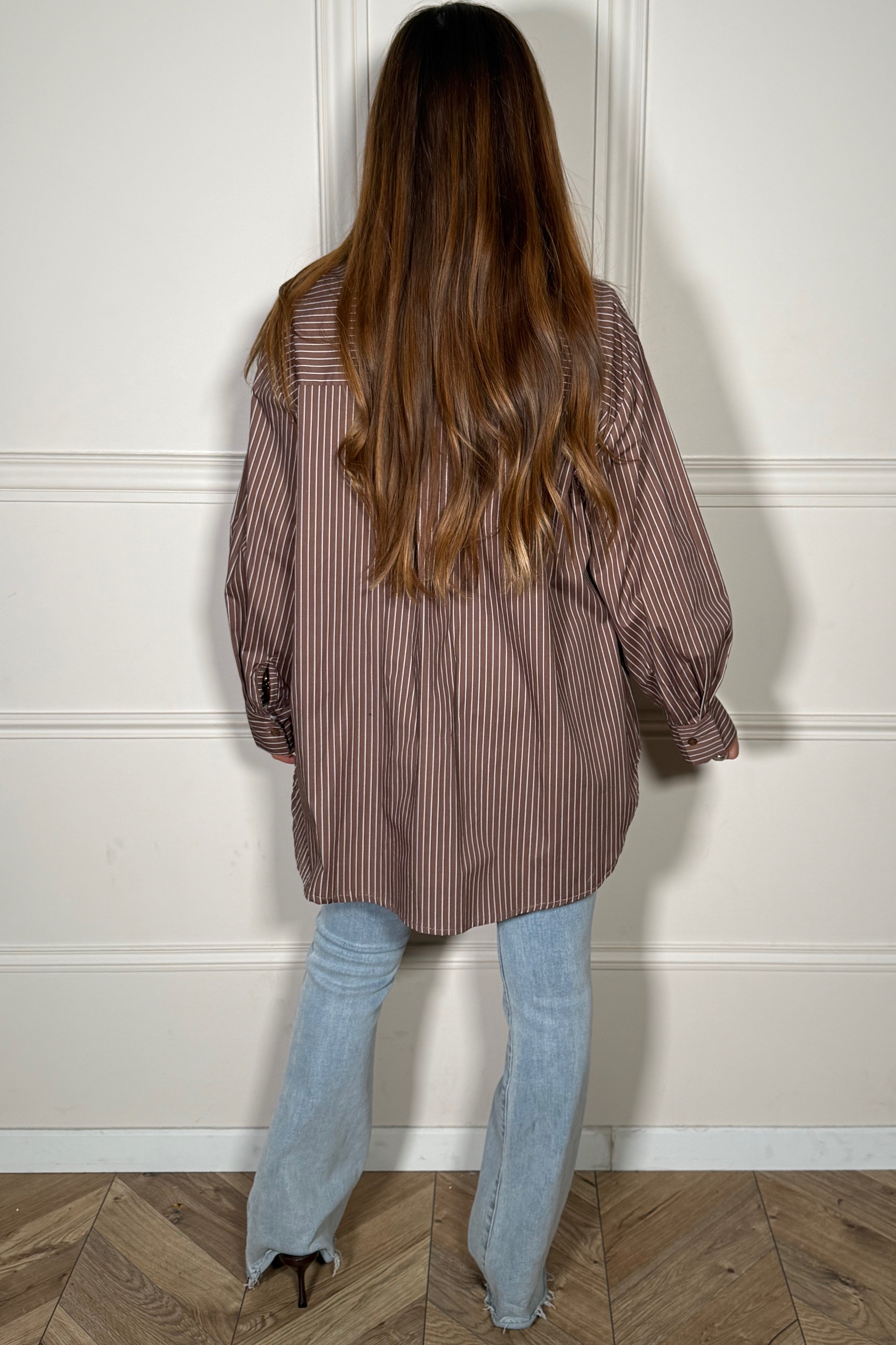 Chemise Rayée avec Cravate Femme - Ensemble Élégant et Tendance