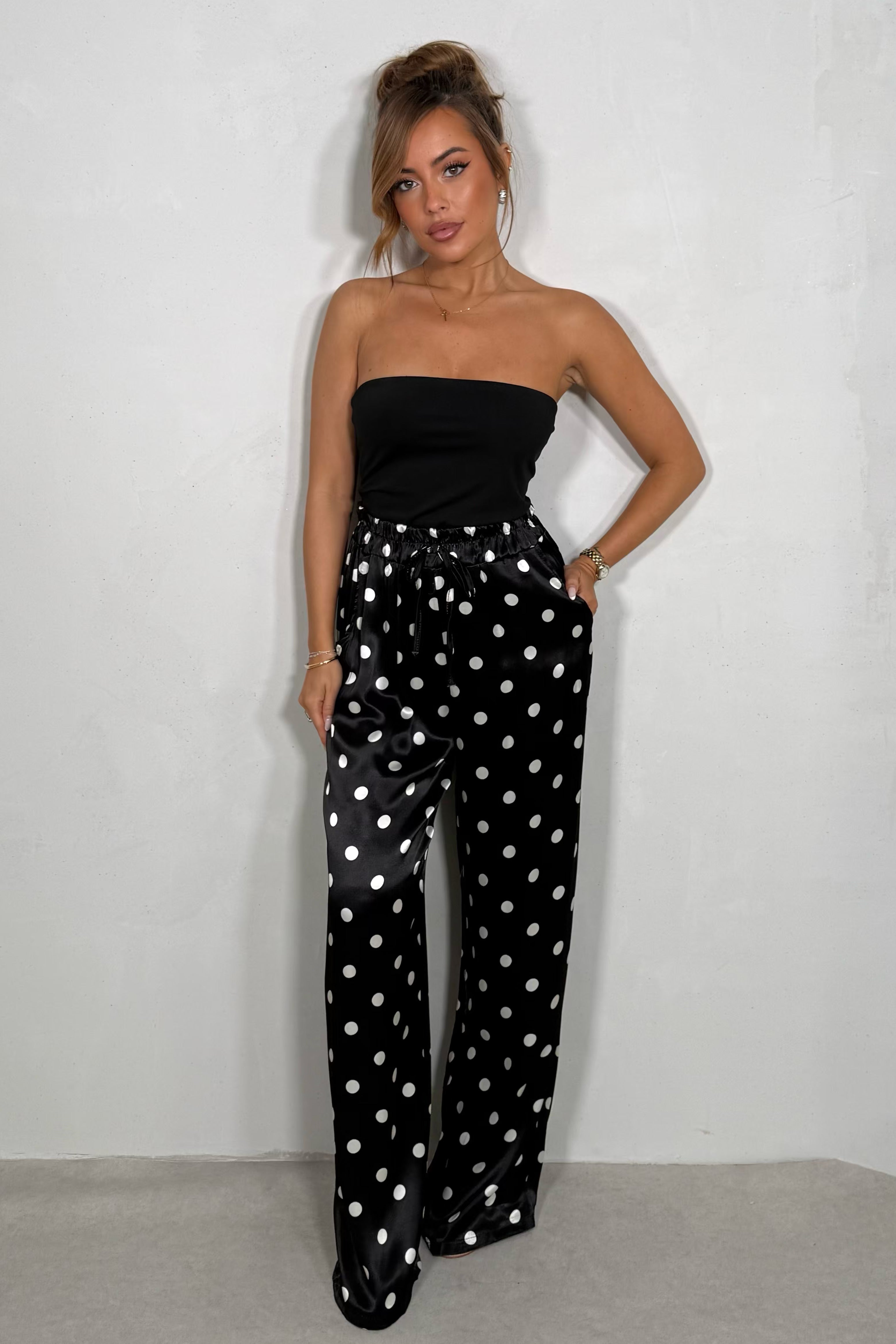 Pantalon satiné à pois coloris Noir