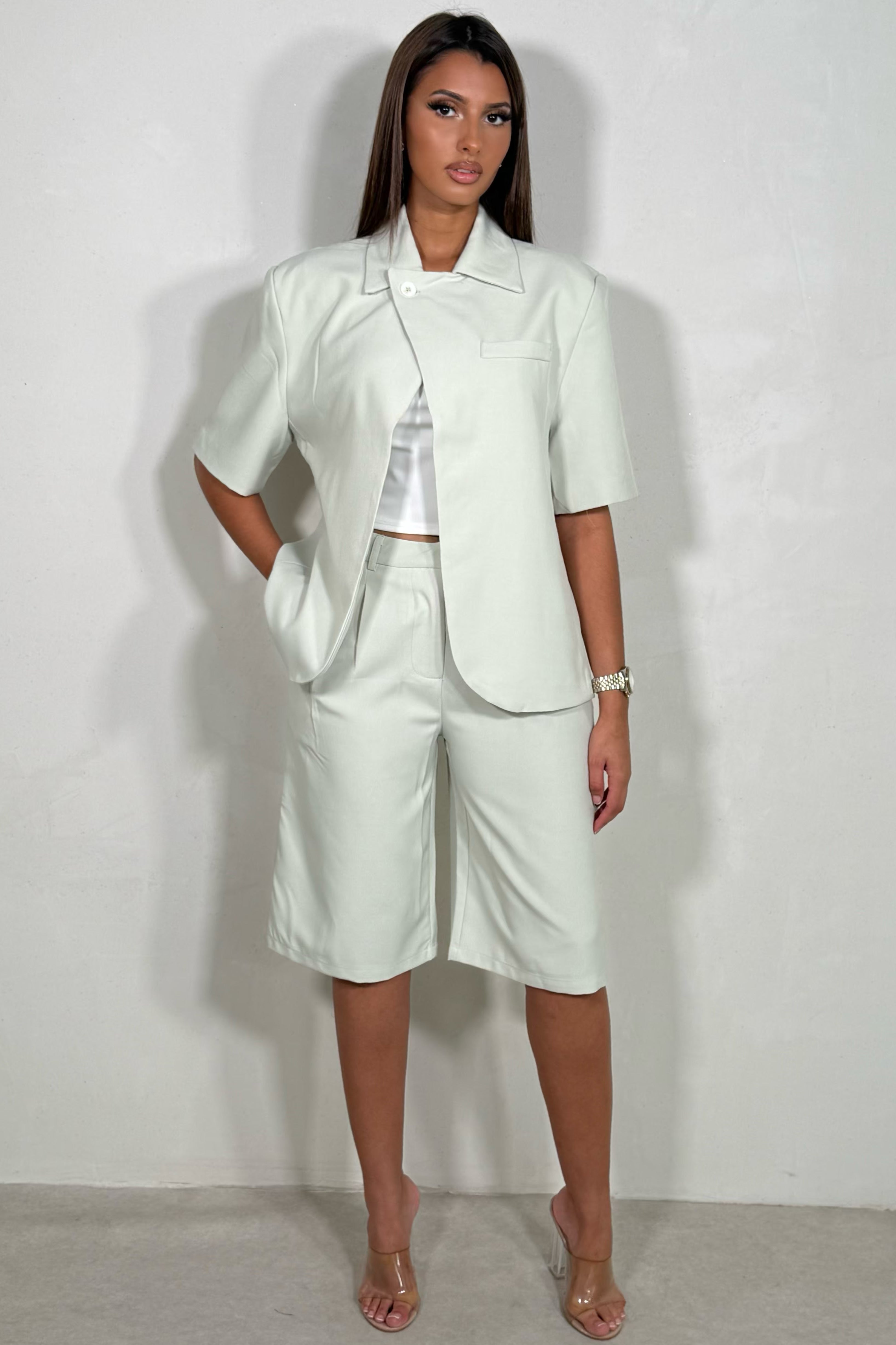 Blazer Croisé Manches Courtes – Allure Structurée & Moderne
