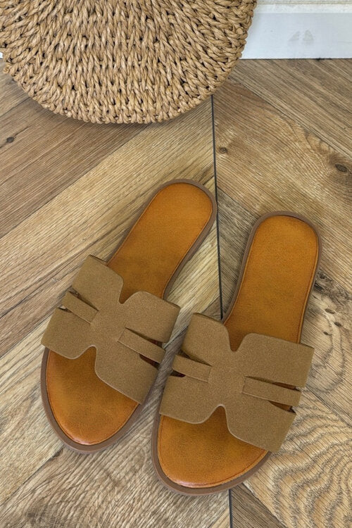 Sandales plates asymétriques femme - Vue portée confort - BLOOSHOP
