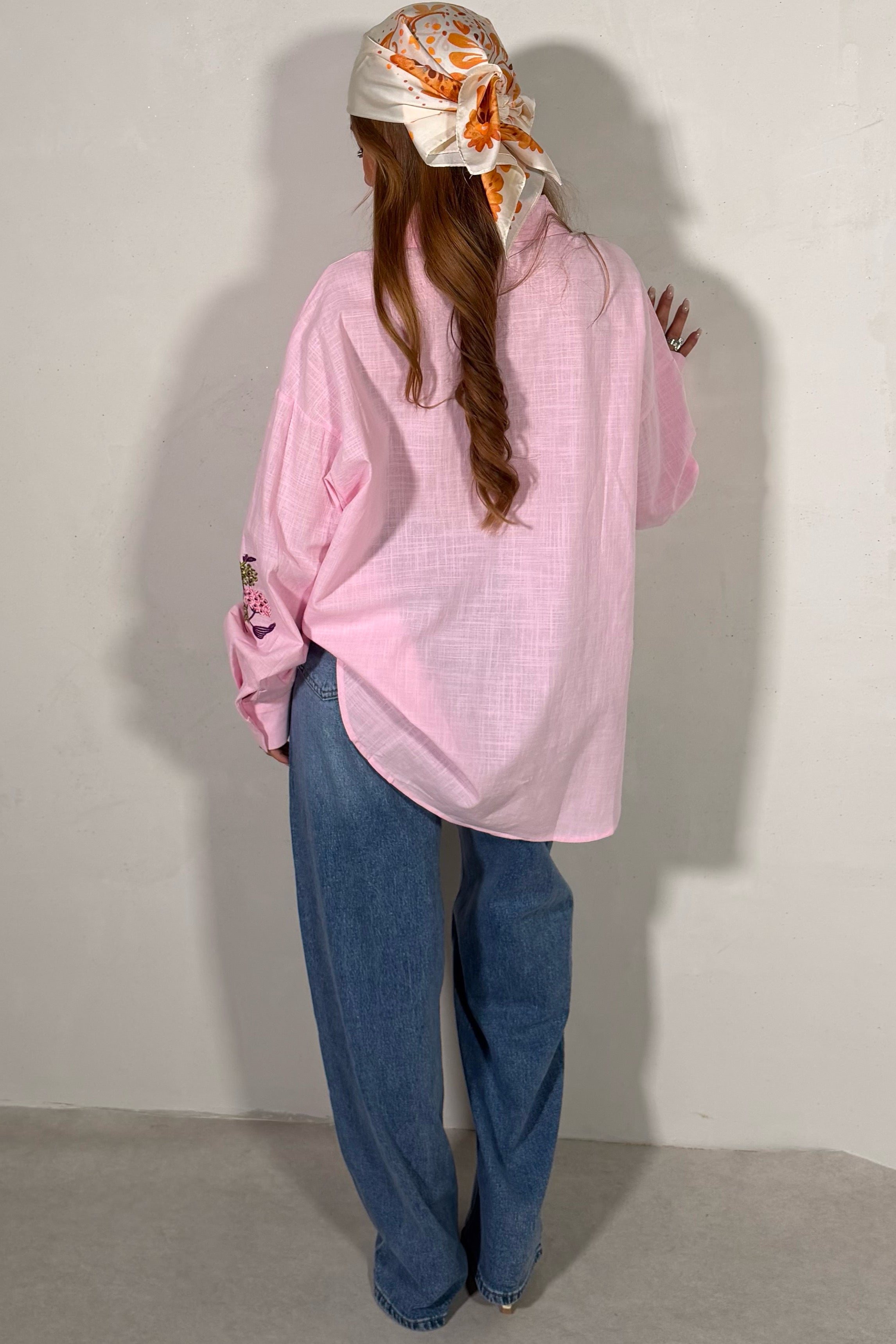 Jean droit délavé bleu, vue de dos, denim stretch effet vintage