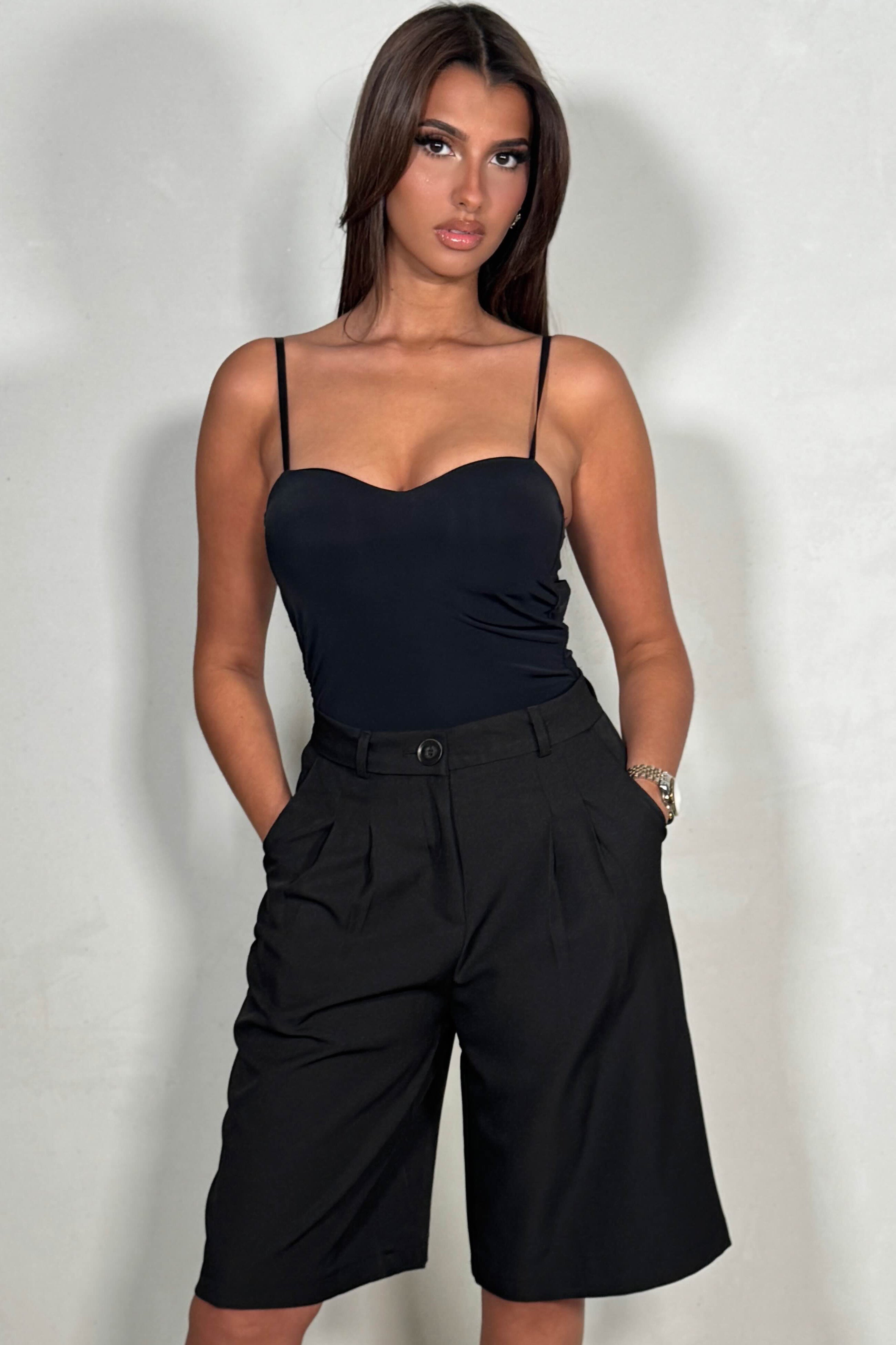 Bermuda à pinces avec poches femme