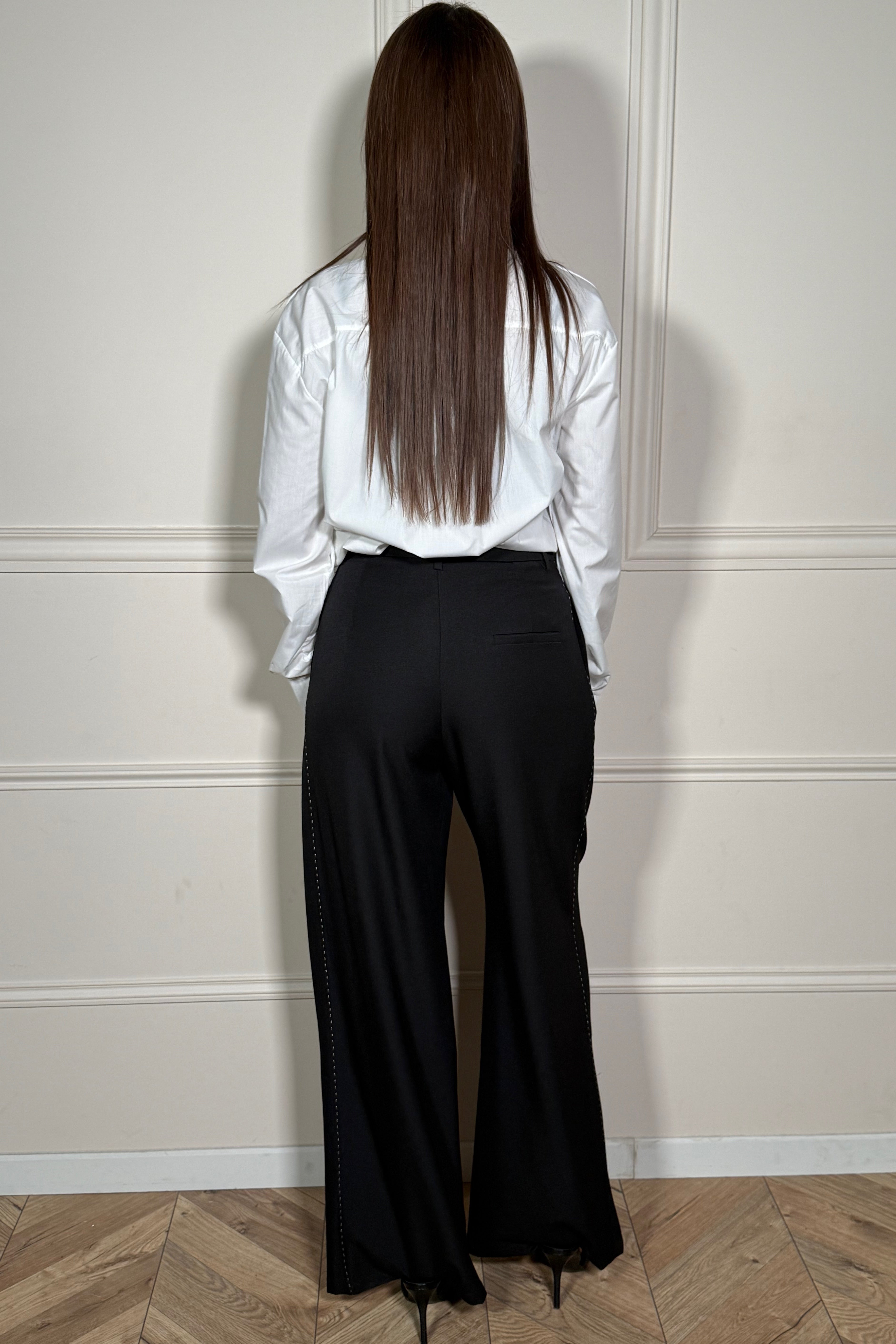 Pantalon Femme à Pinces avec Surpiqûres - Élégance Intemporelle