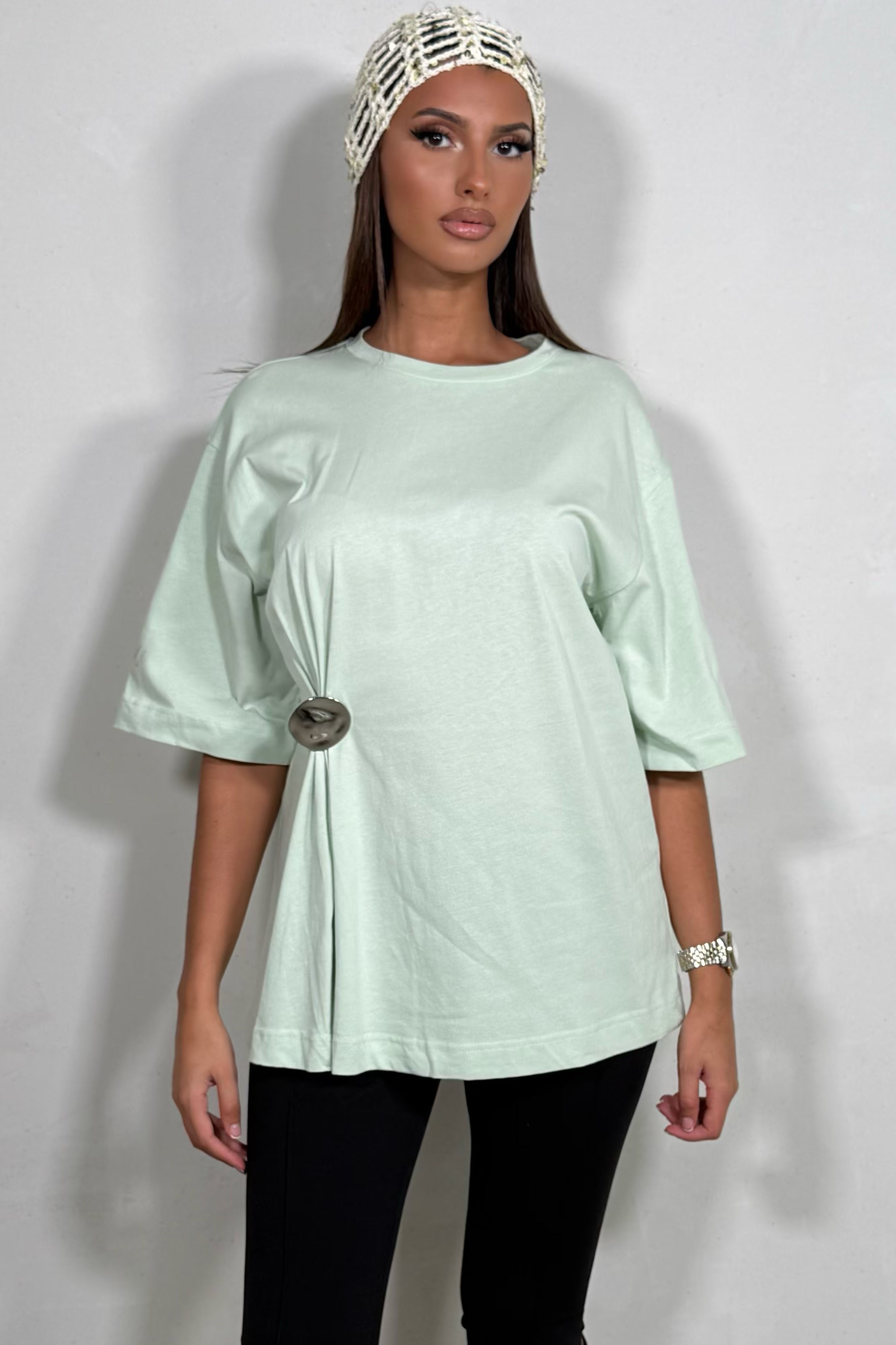 T-Shirt Femme avec Détail Anneau Métallique