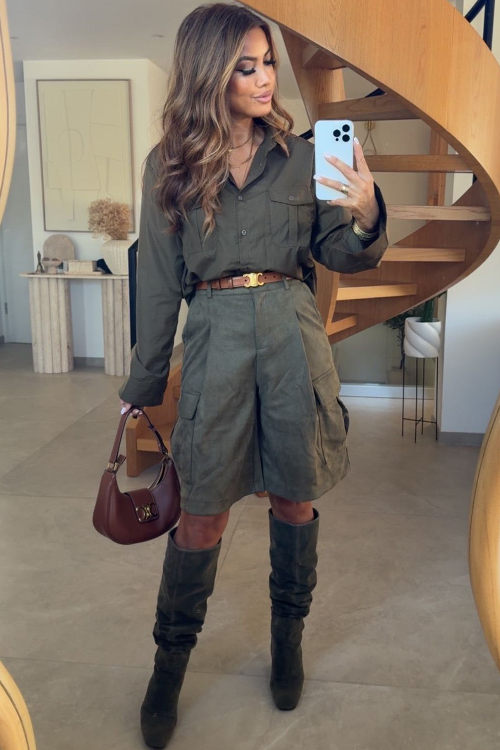 Chemise cargo femme style authentique - vue de face - look décontracté-chic