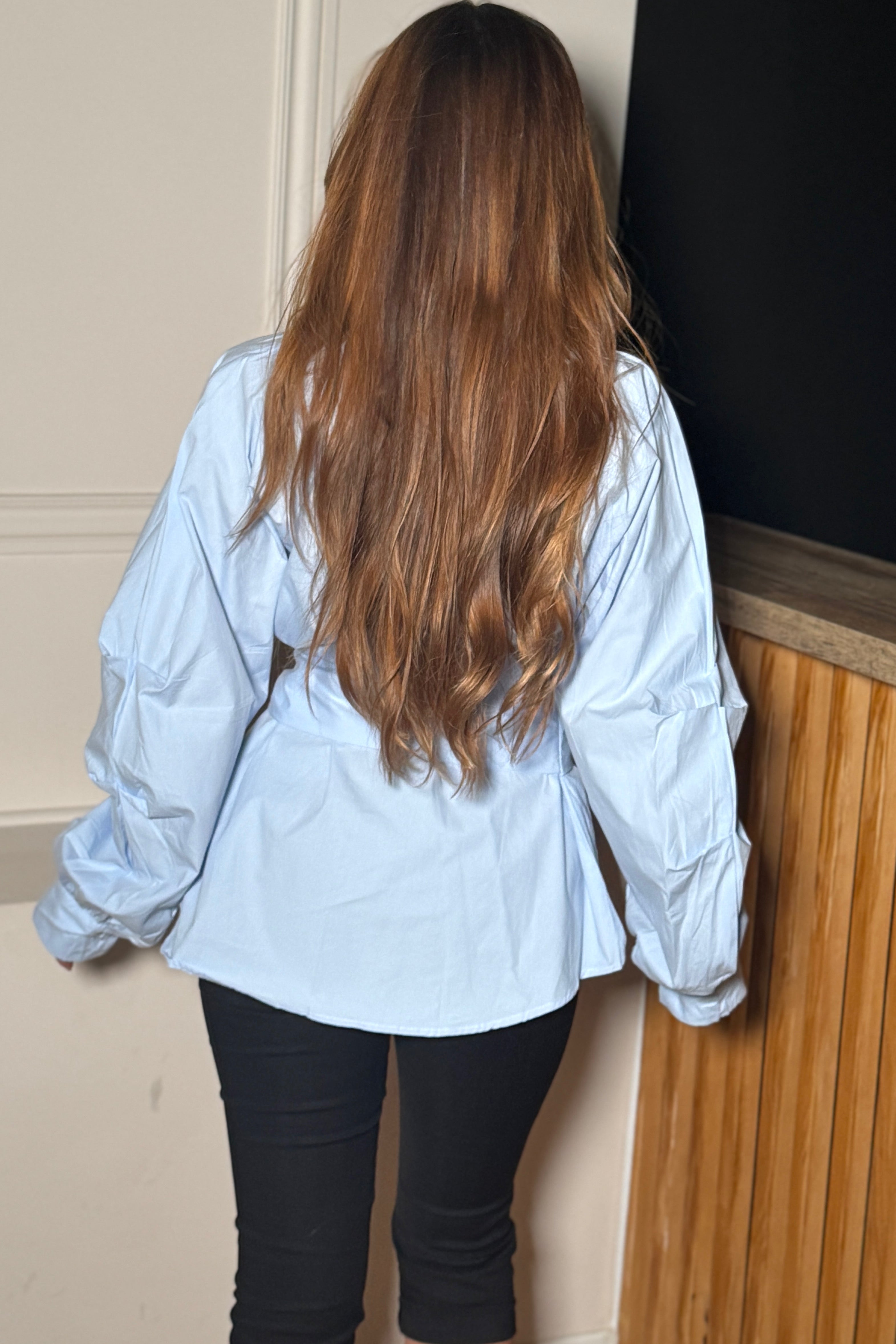 Chemise Femme Manches Barrel avec Laçage - Style Romantique Moderne