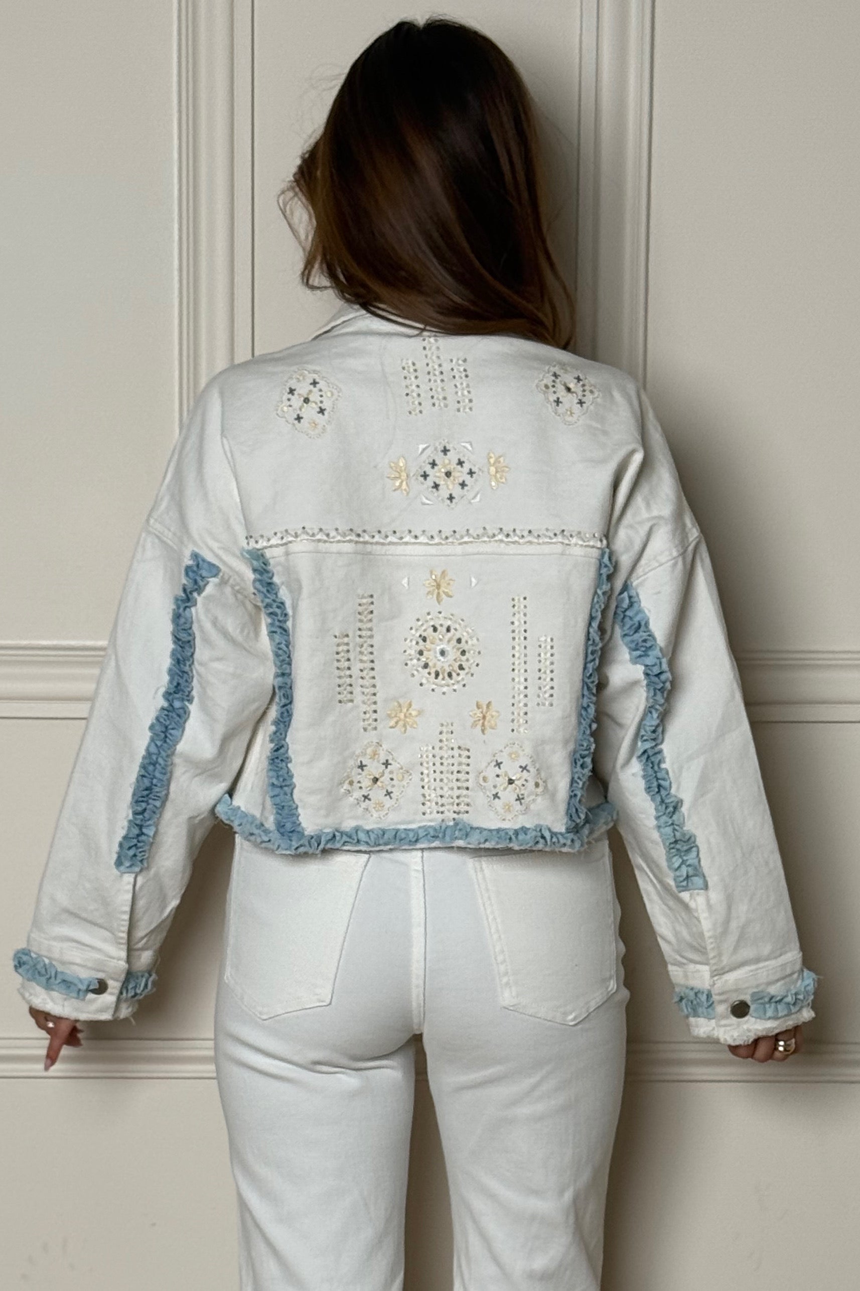 Veste denim BLOOSHOP vue détail - Finitions premium, esprit festival moderne
