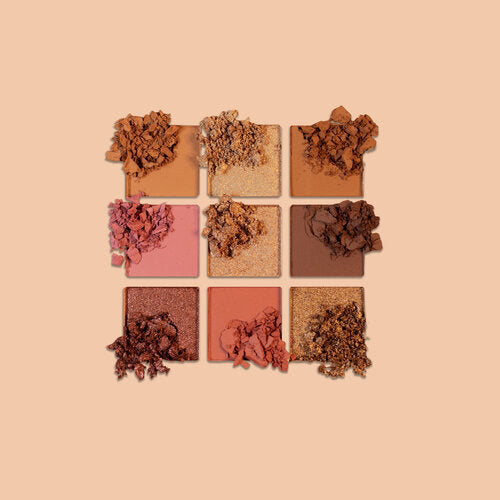 Gros plan sur les fards de la palette Nude – Blooshop