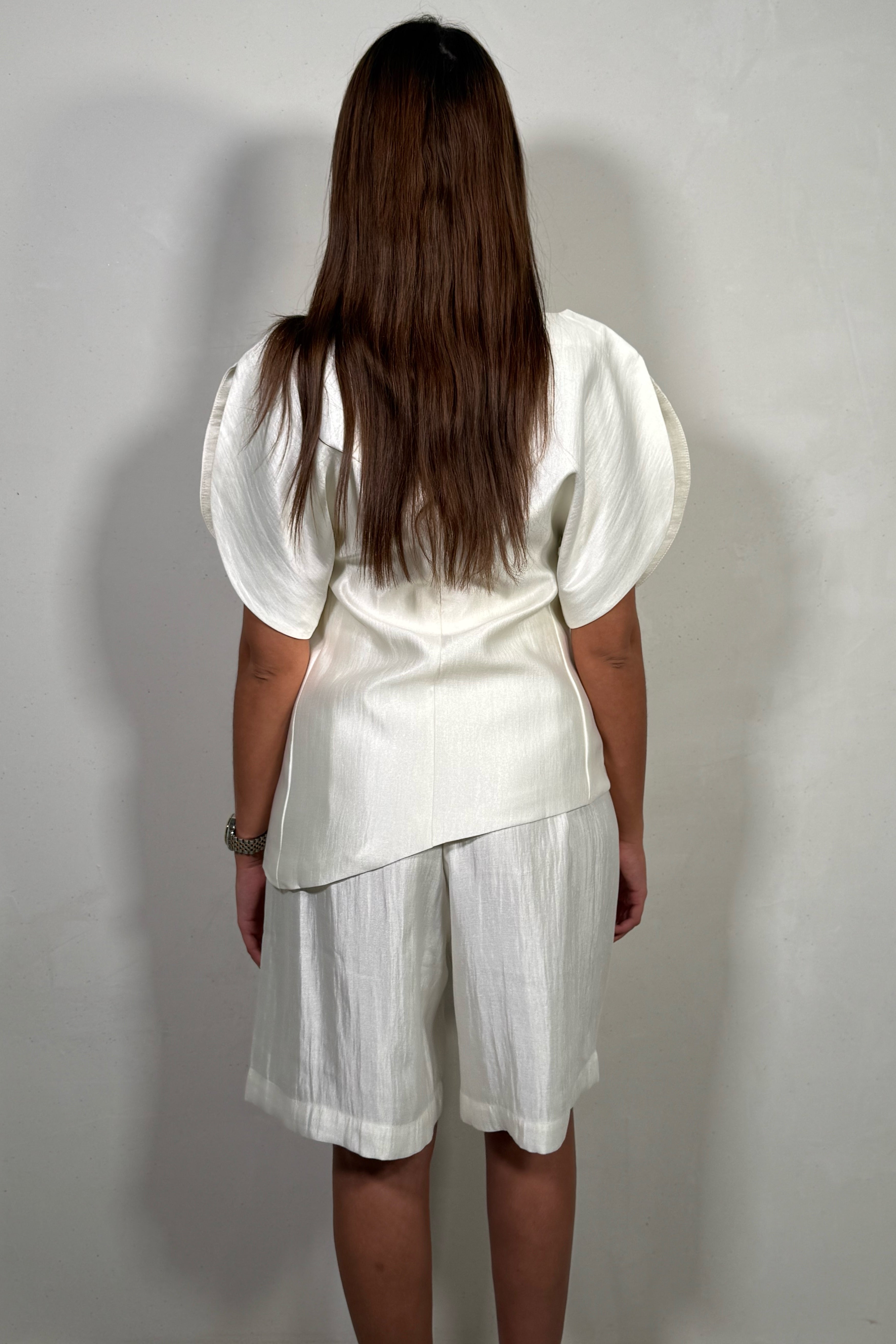 Ensemble Tunique Asymétrique Manches Bouffantes & Short – Élégance Femme