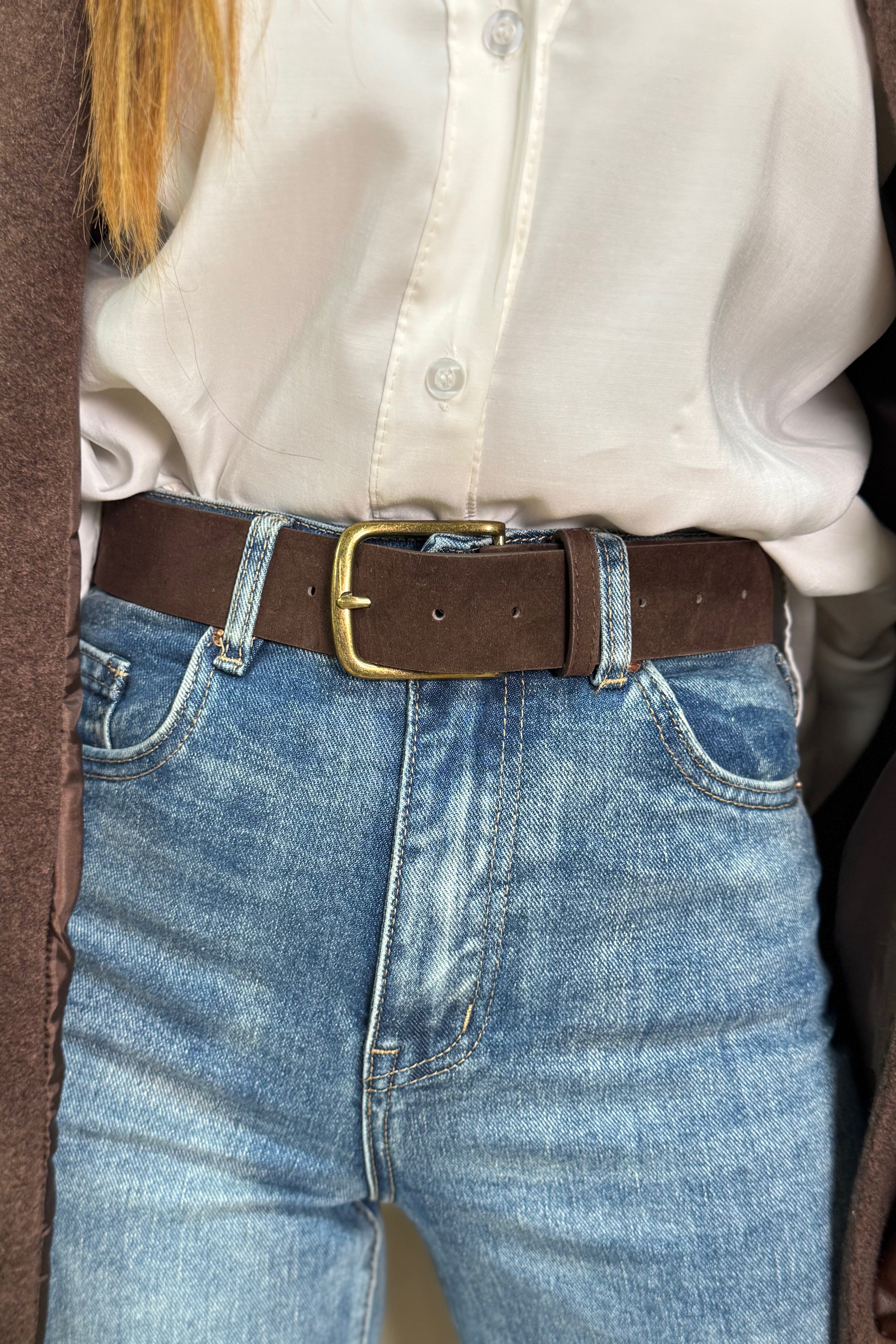 Ceinture Suédé Élégante à Boucle Dorée - Accessoire Mode Femme