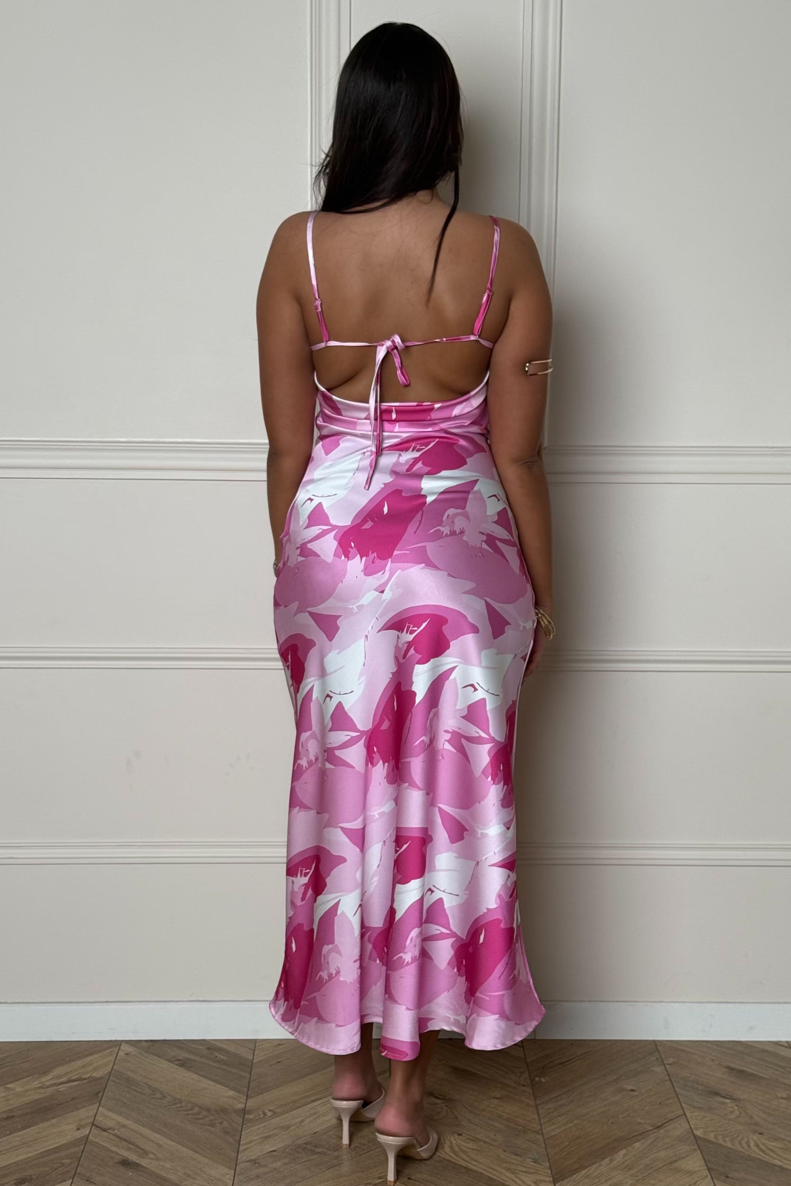 Robe Femme Bretelles Satin Imprimé - Coupe Fluide - Élégance Estivale