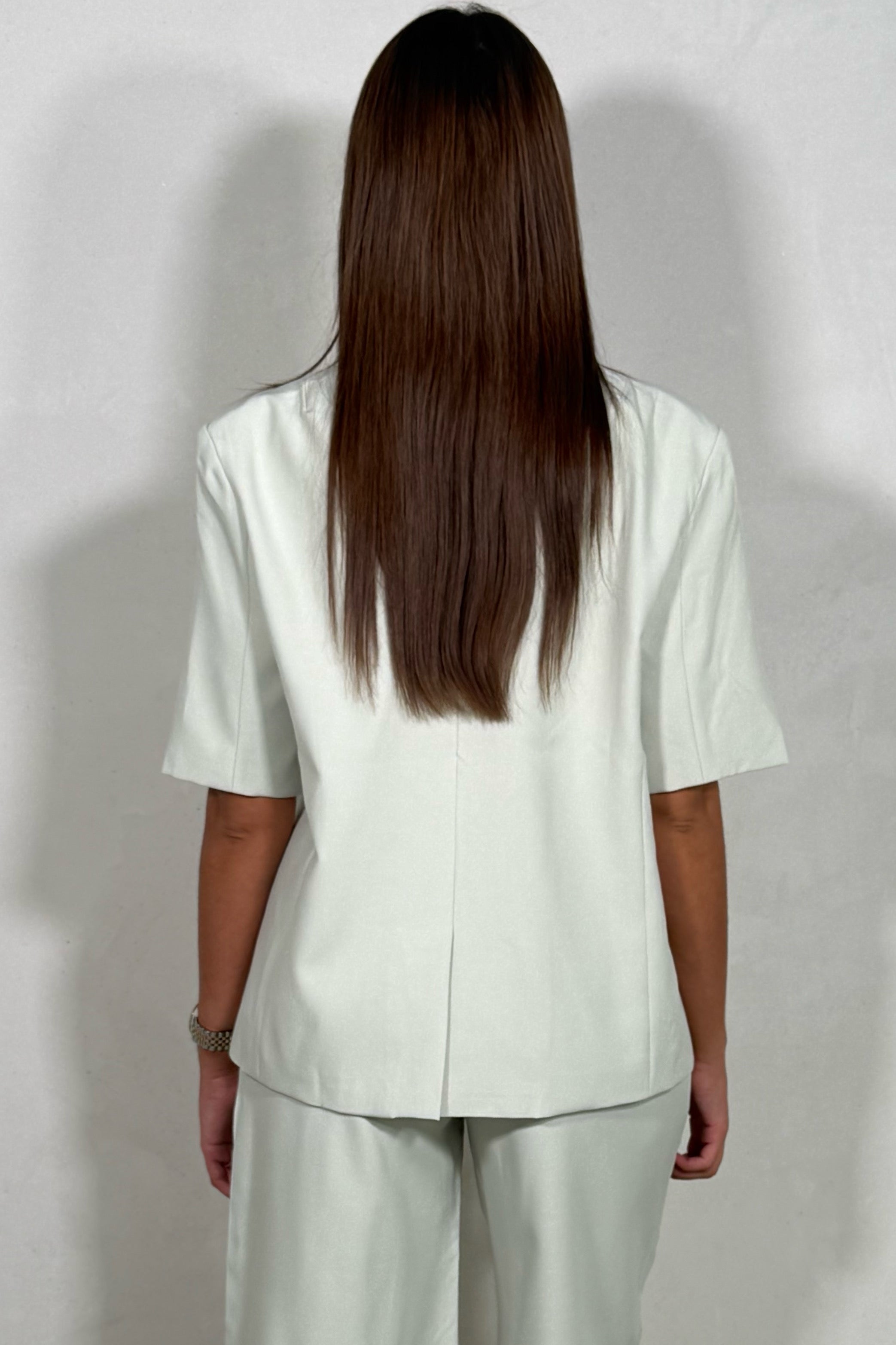 Blazer Croisé Manches Courtes – Allure Structurée & Moderne